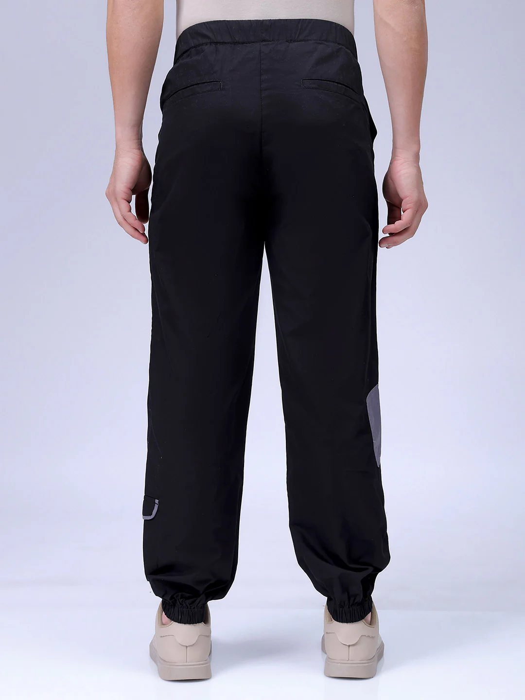 Men's Black Loose Fit Solid Casual Jogger - Image 5