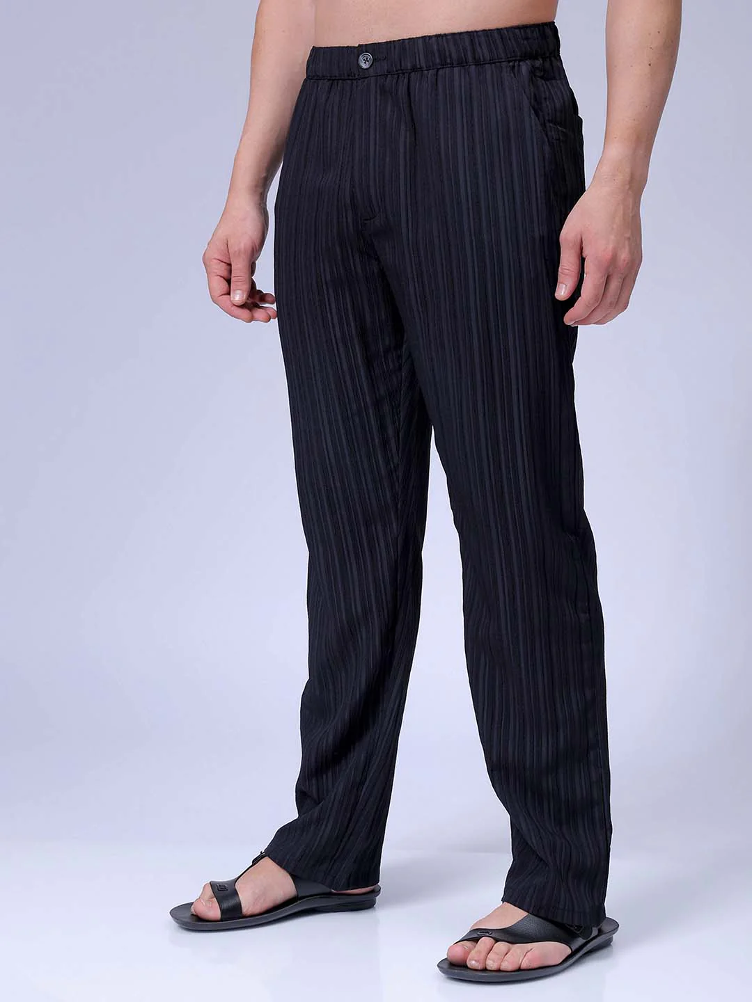 Men's Black Loose Fit Textured Resort Wear Trouser - Image 2