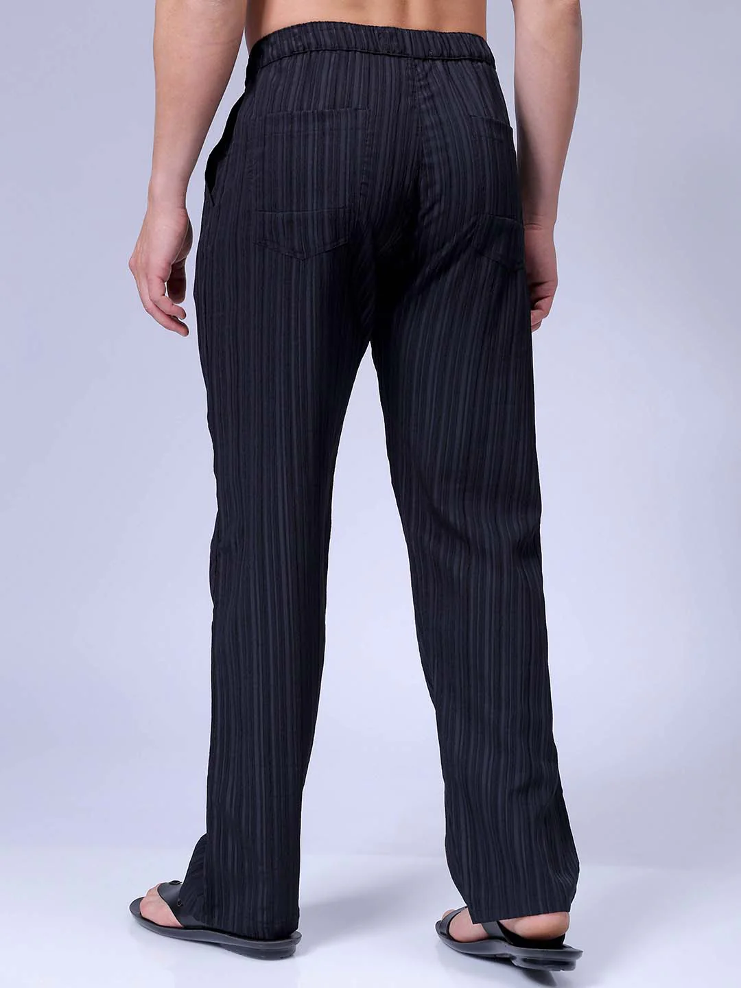 Men's Black Loose Fit Textured Resort Wear Trouser - Image 4