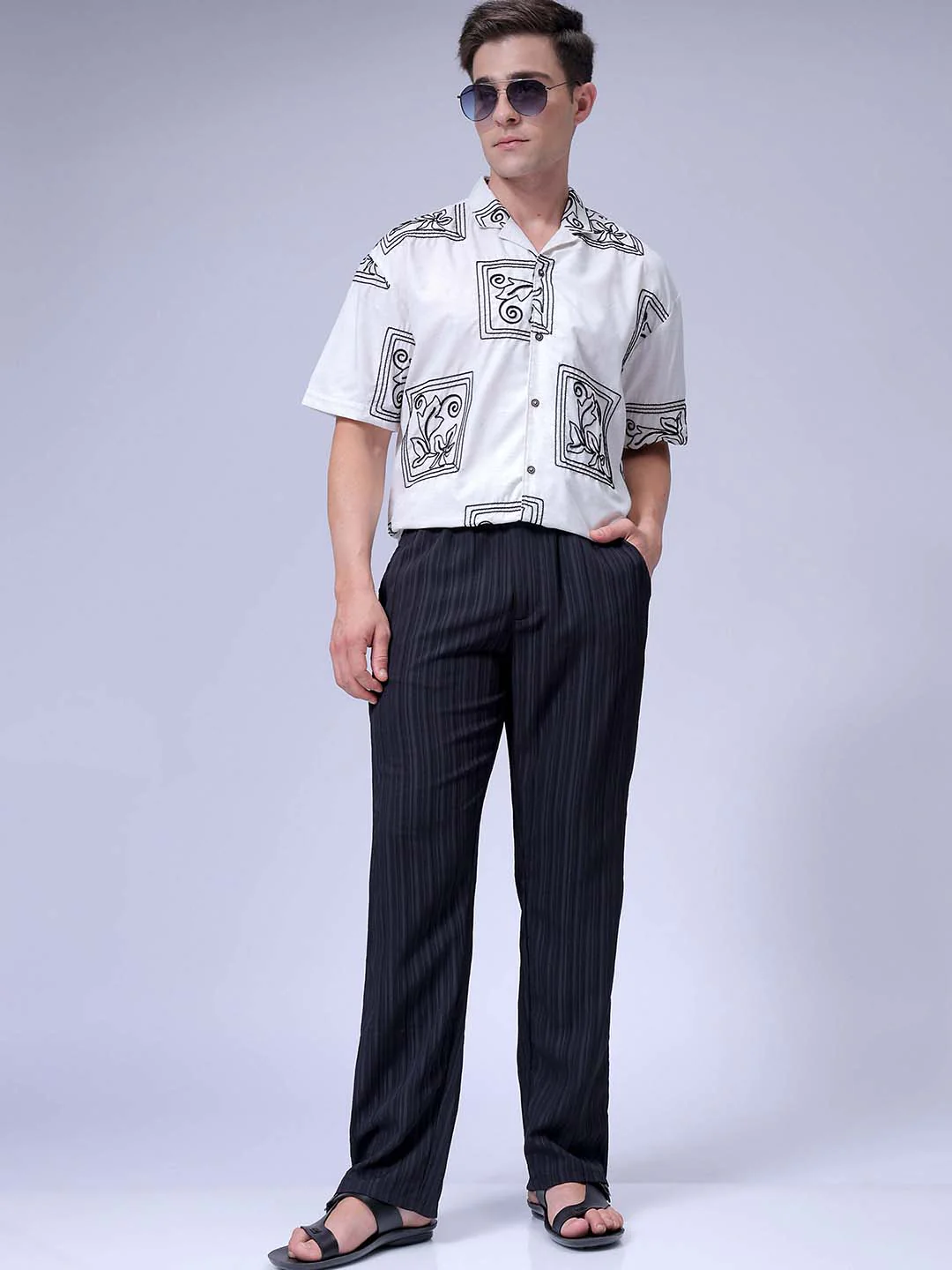Men's Black Loose Fit Textured Resort Wear Trouser - Image 5
