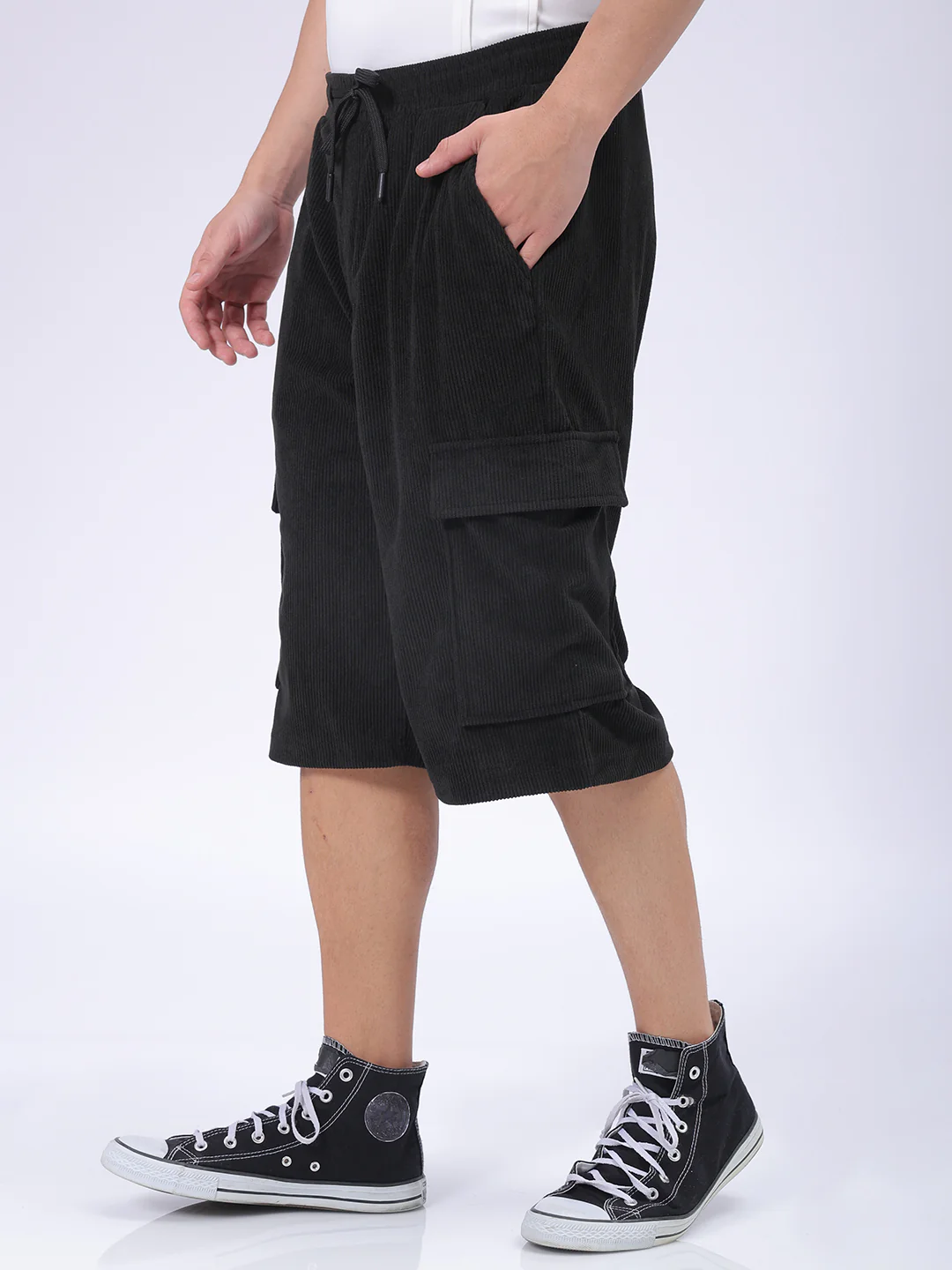 Men's Black Loose Fit Textured Utility Shorts - Image 2