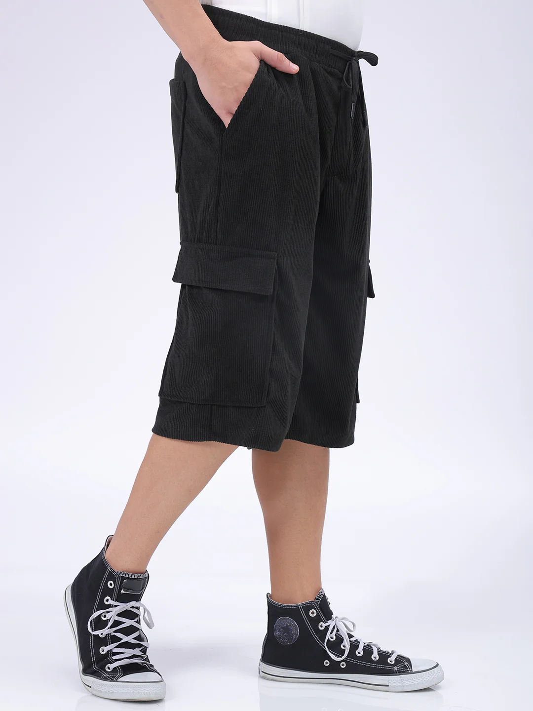 Men's Black Loose Fit Textured Utility Shorts - Image 5