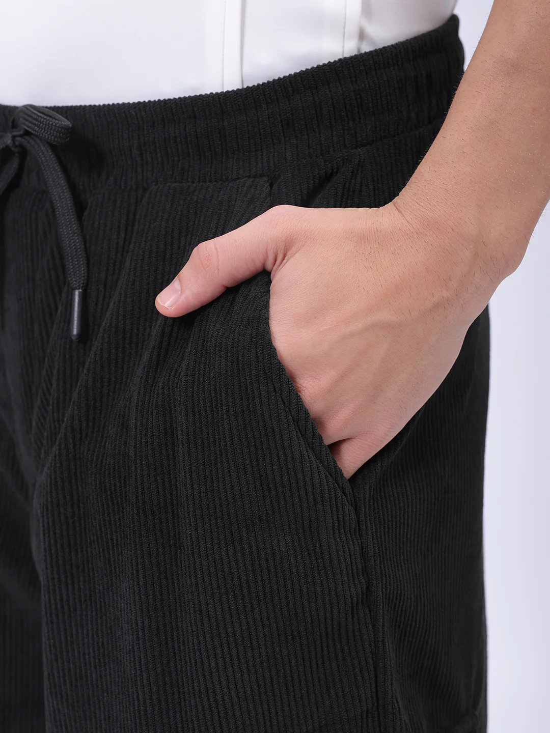 Men's Black Loose Fit Textured Utility Shorts - Image 7