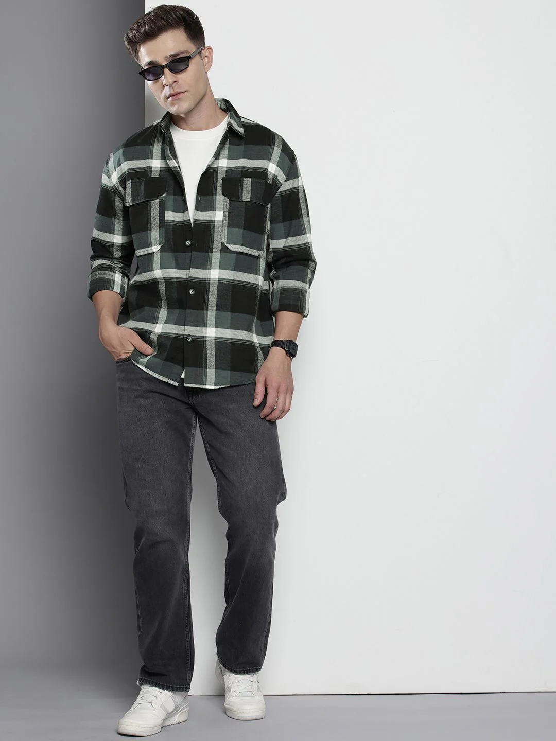 Men's Black Regular Fit Checked Casual Shirt - Image 4