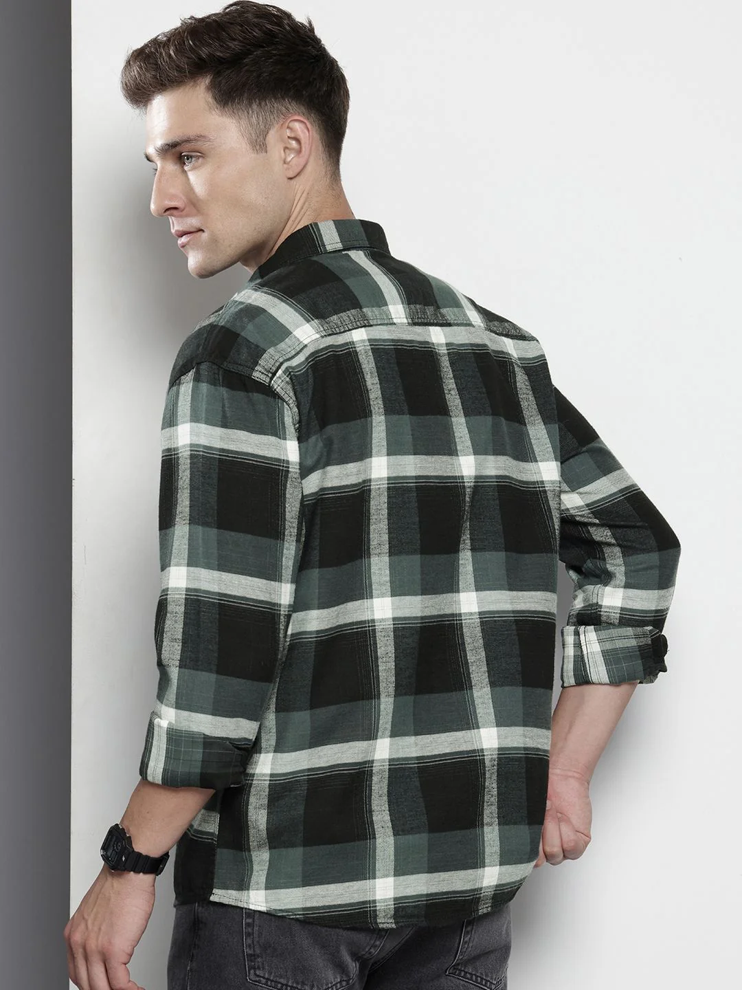 Men's Black Regular Fit Checked Casual Shirt - Image 5