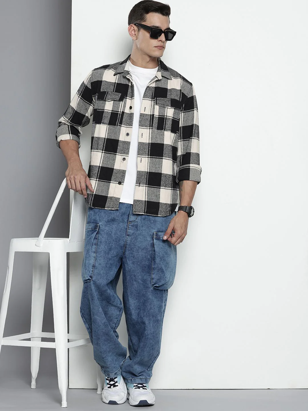 Men's Black Regular Fit Checkered Casual Shirt - Image 3