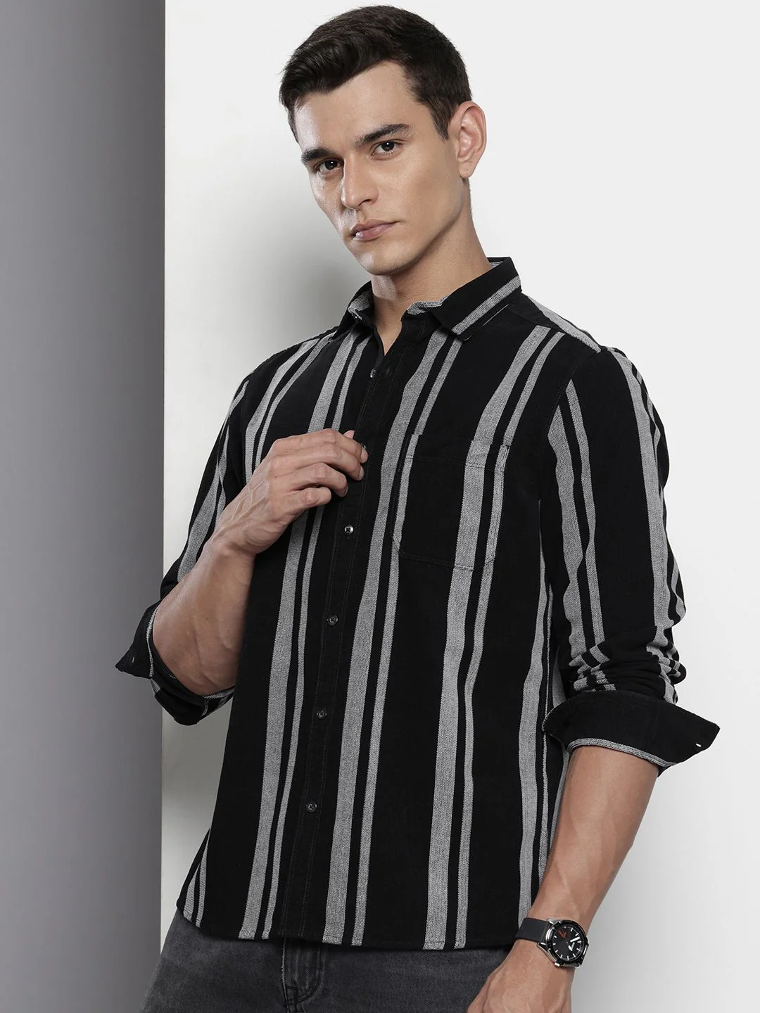 Men's Black Regular Fit Printed Casual Shirt - Image 2