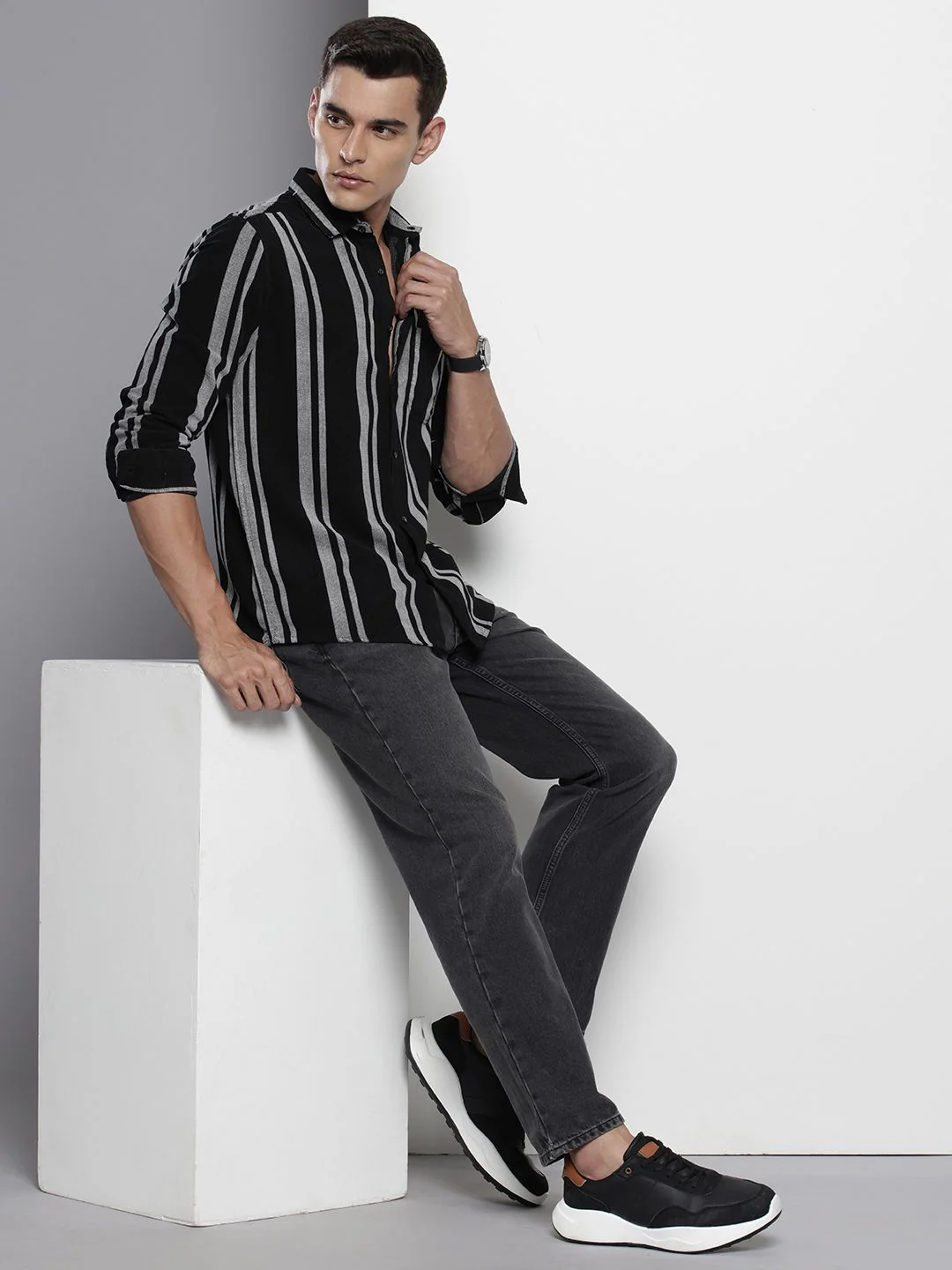 Men's Black Regular Fit Printed Casual Shirt - Image 5
