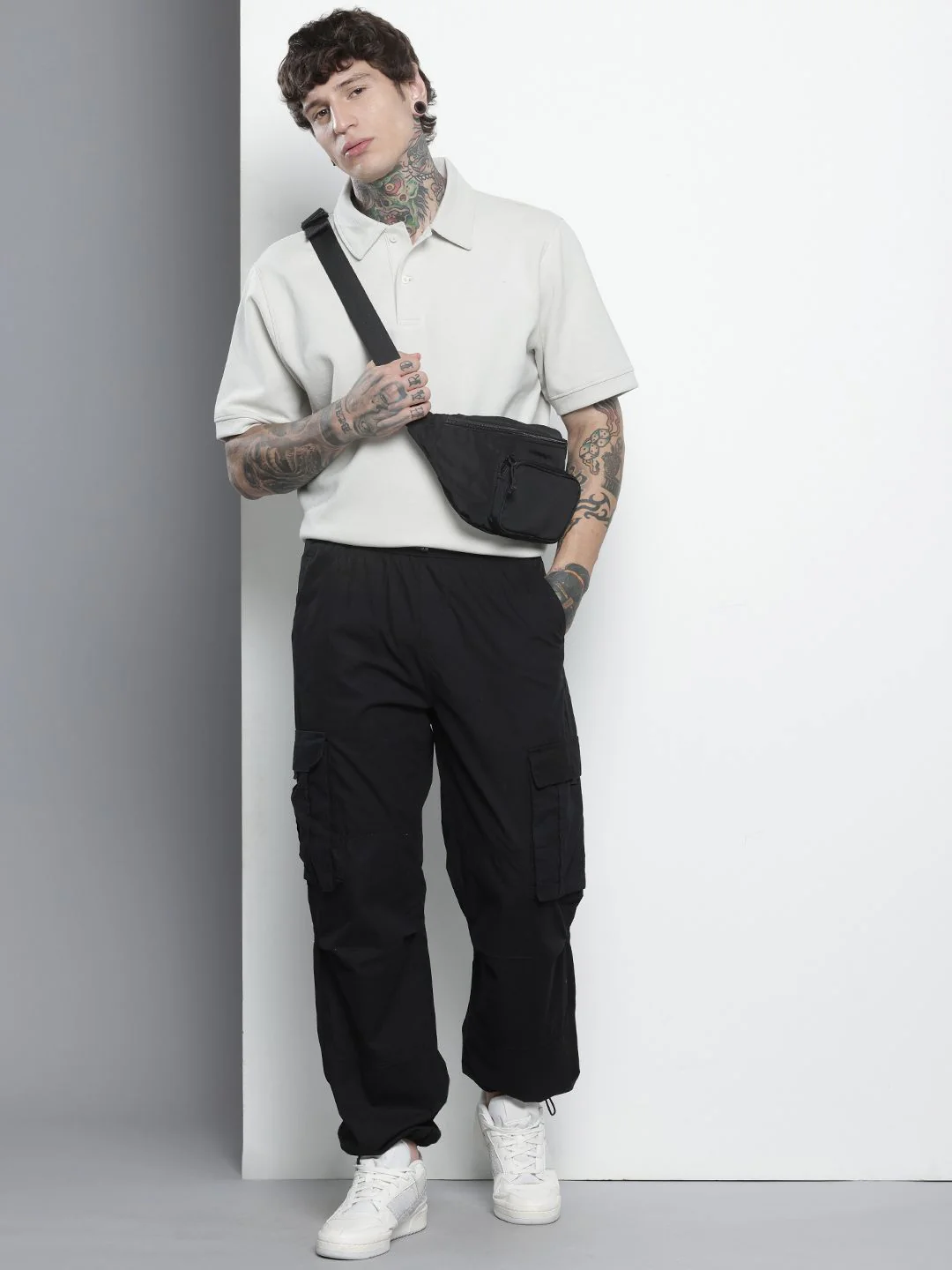 Men's Black Relaxed Fit Solid Utility Cargo - Image 3