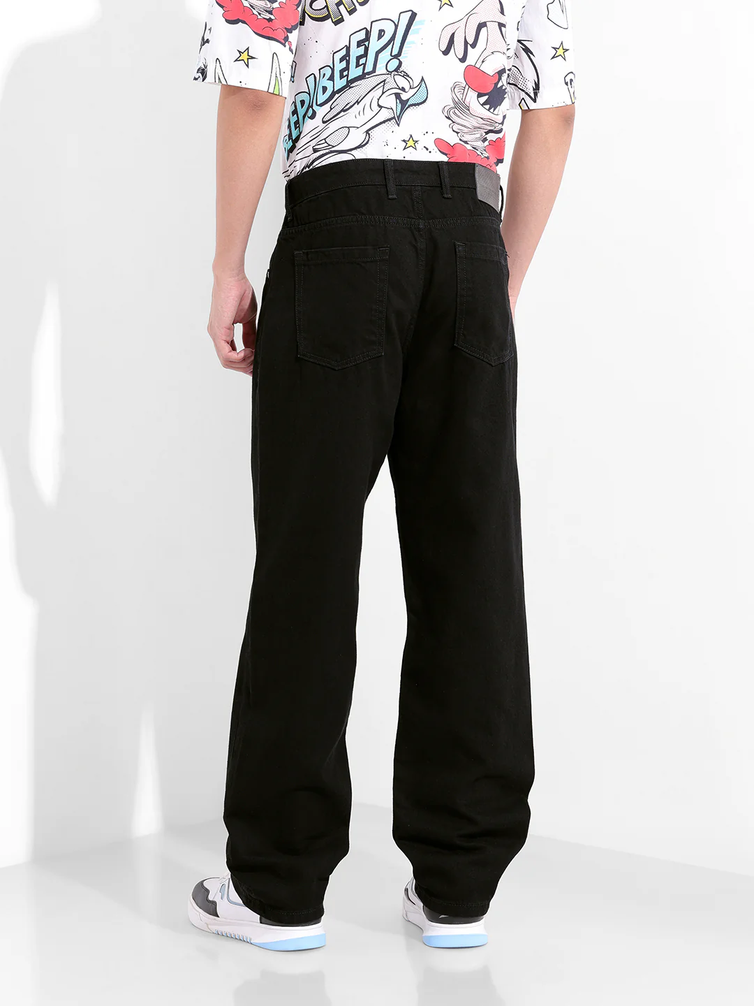 Men's Black Relaxed Fit Casual Jeans - Image 3