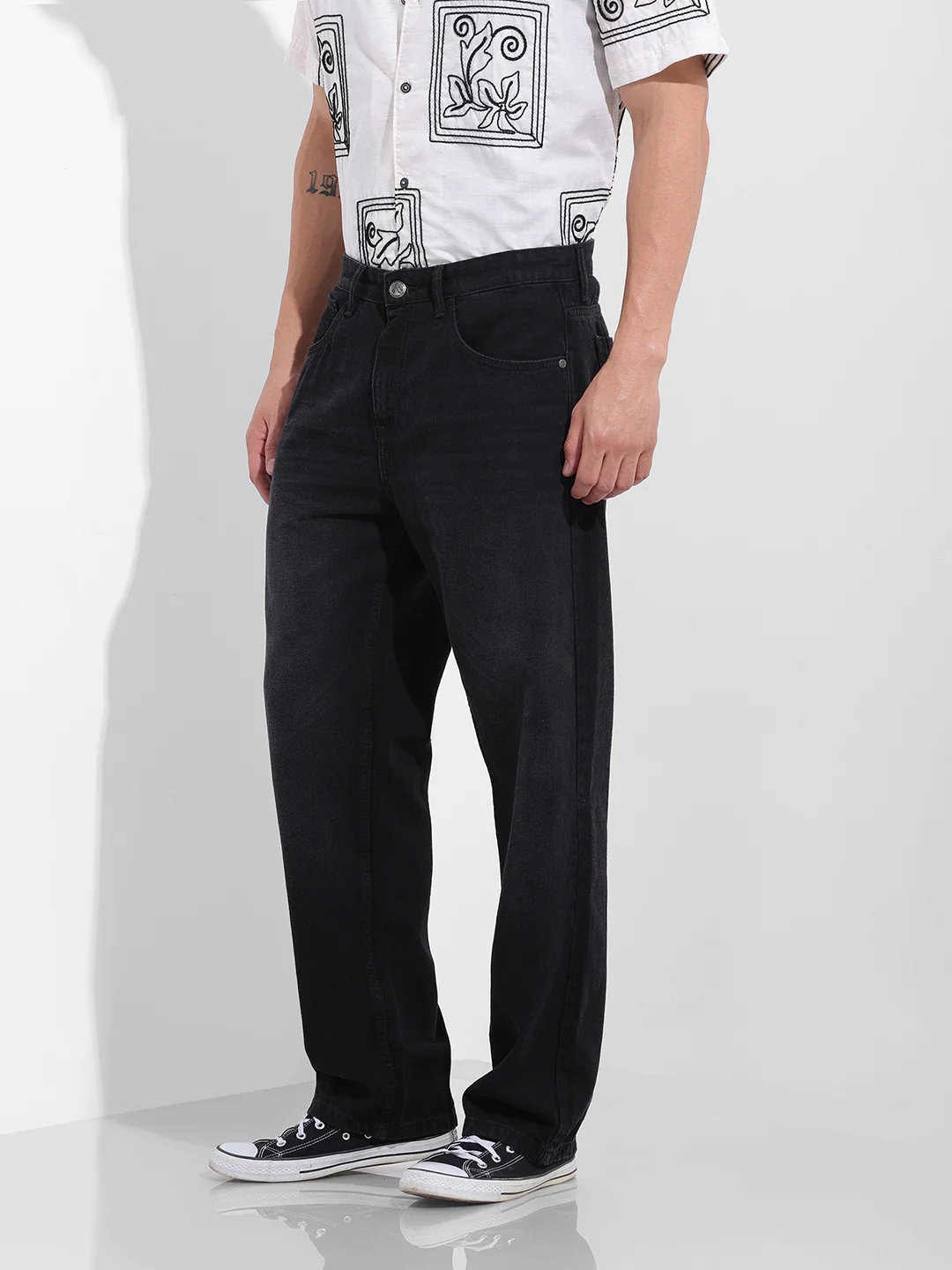 Men's Black Relaxed Fit Casual Jeans - Image 2
