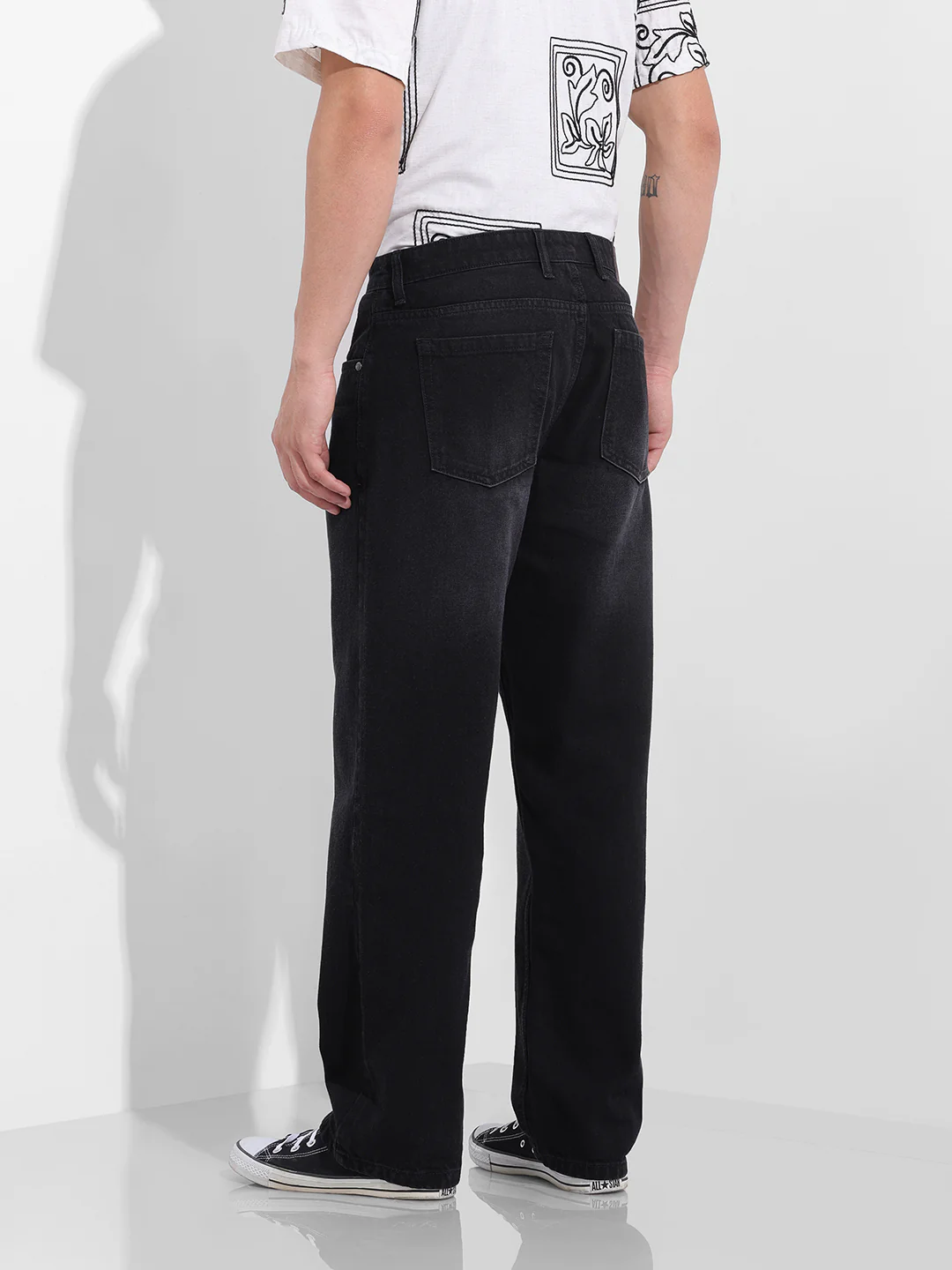 Men's Black Relaxed Fit Casual Jeans - Image 4