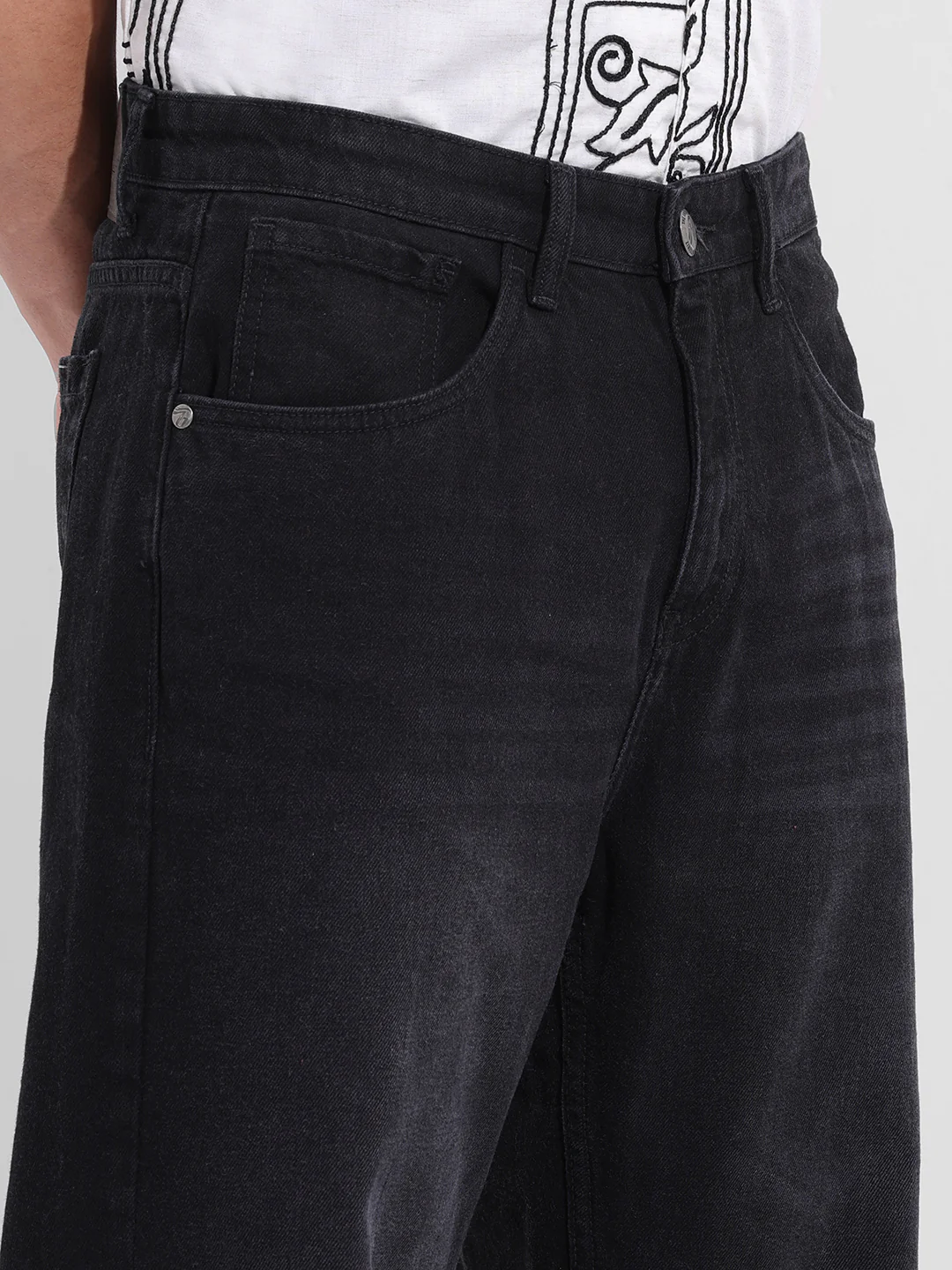 Men's Black Relaxed Fit Casual Jeans - Image 5