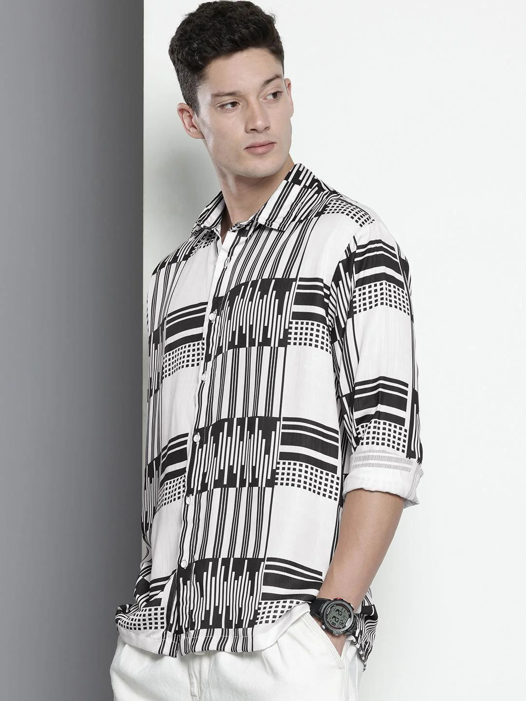 Men's Black Relaxed Fit Geometric Print Resort Wear Shirt - Image 2