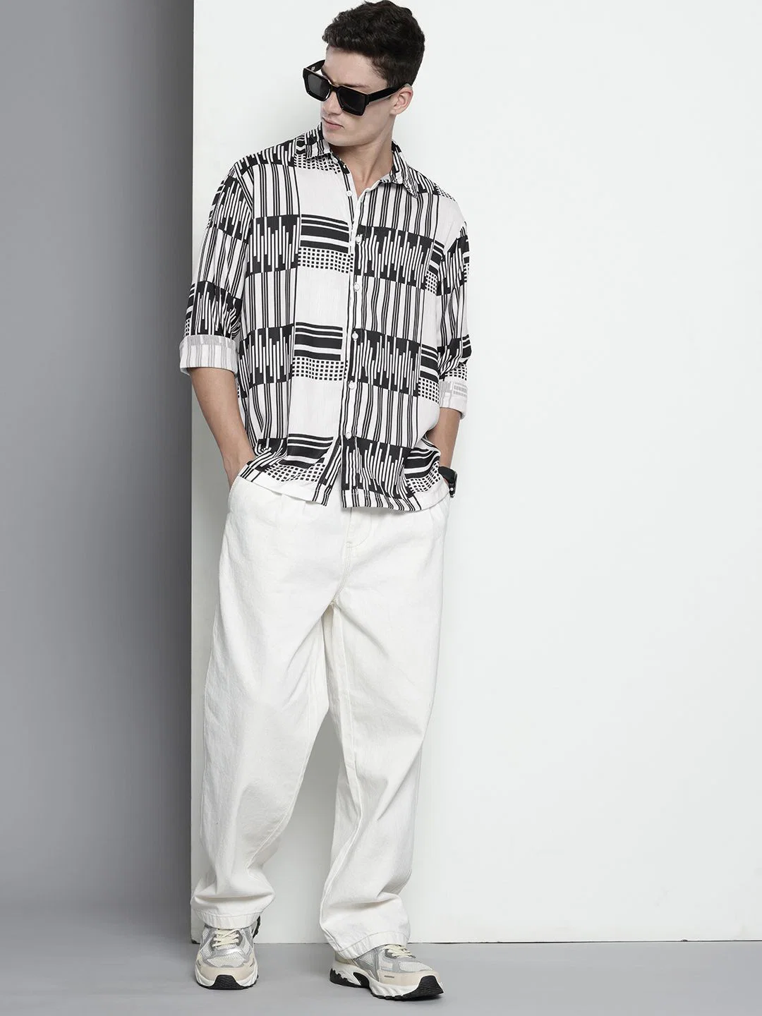 Men's Black Relaxed Fit Geometric Print Resort Wear Shirt - Image 3