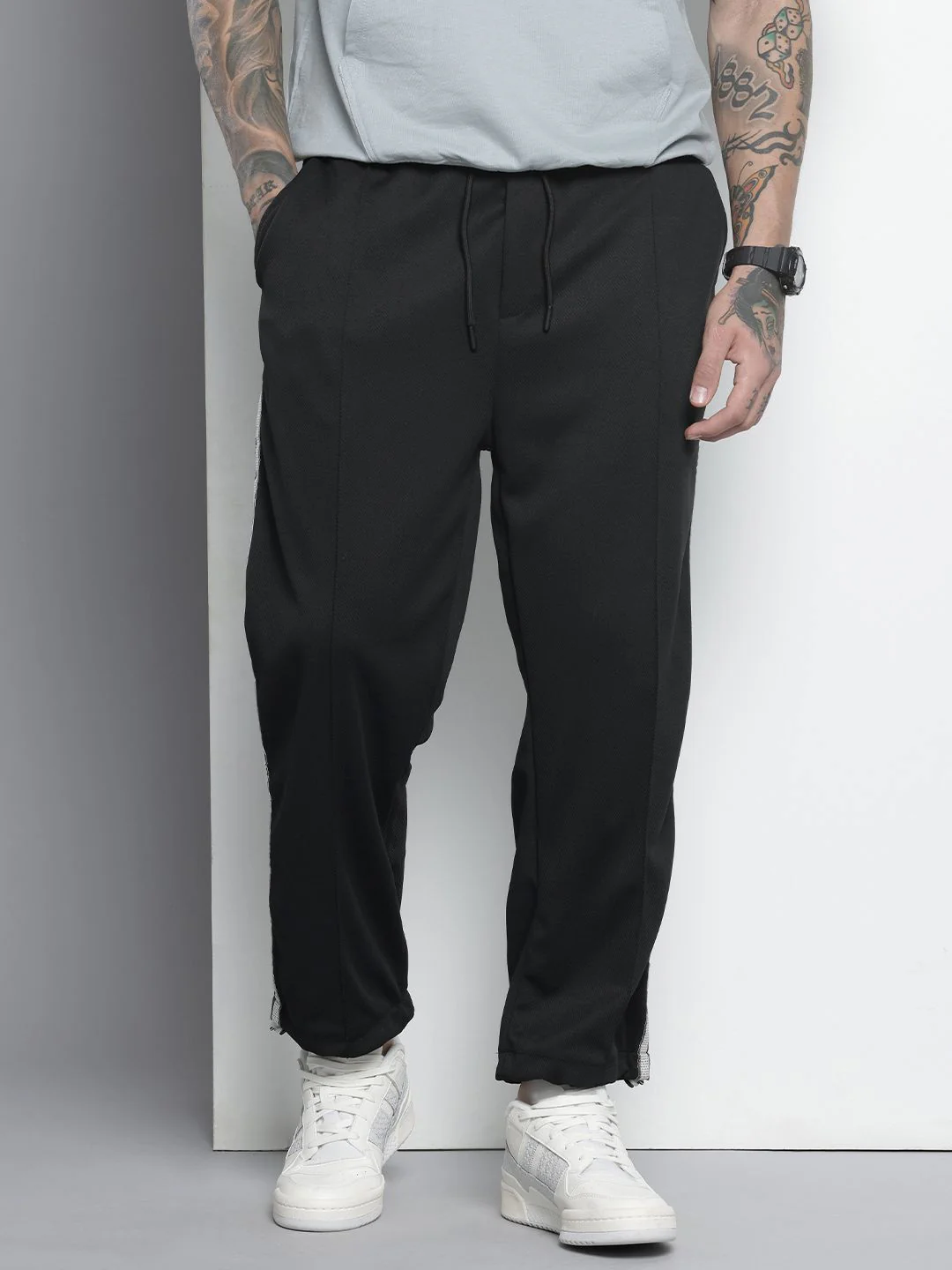 Men's Black Relaxed Fit Printed Street Wear Jogger - Image 3