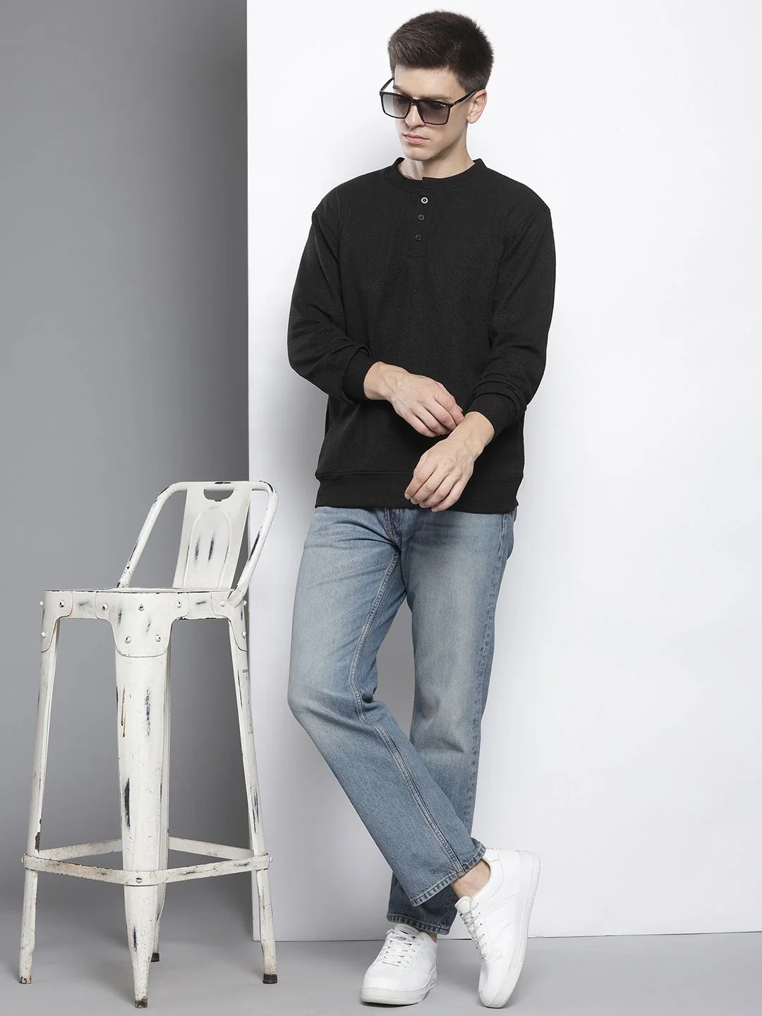 Men's Black Relaxed Fit Solid Street Wear Sweatshirts - Image 5