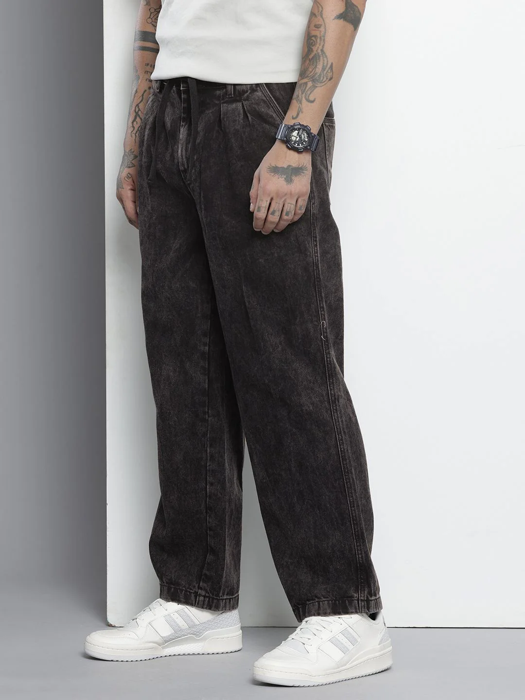 Men's Black Relaxed Fit Solid Utility Jeans - Image 3