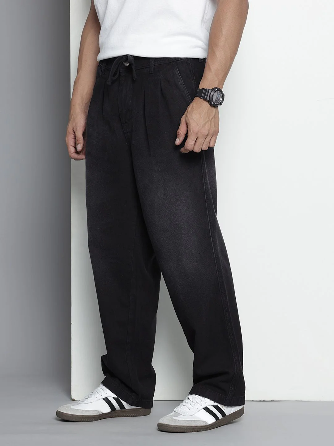 Men's Black Relaxed Fit Solid Utility Jeans - Image 3