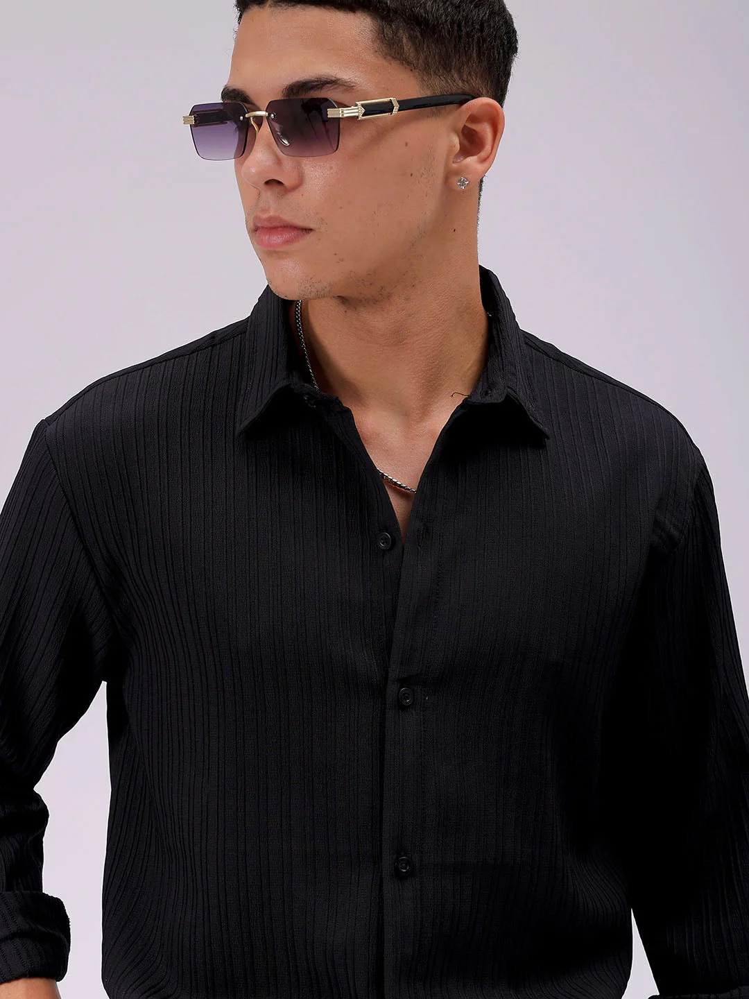 Men's Black Relaxed Fit Solid Casual Shirt - Image 2