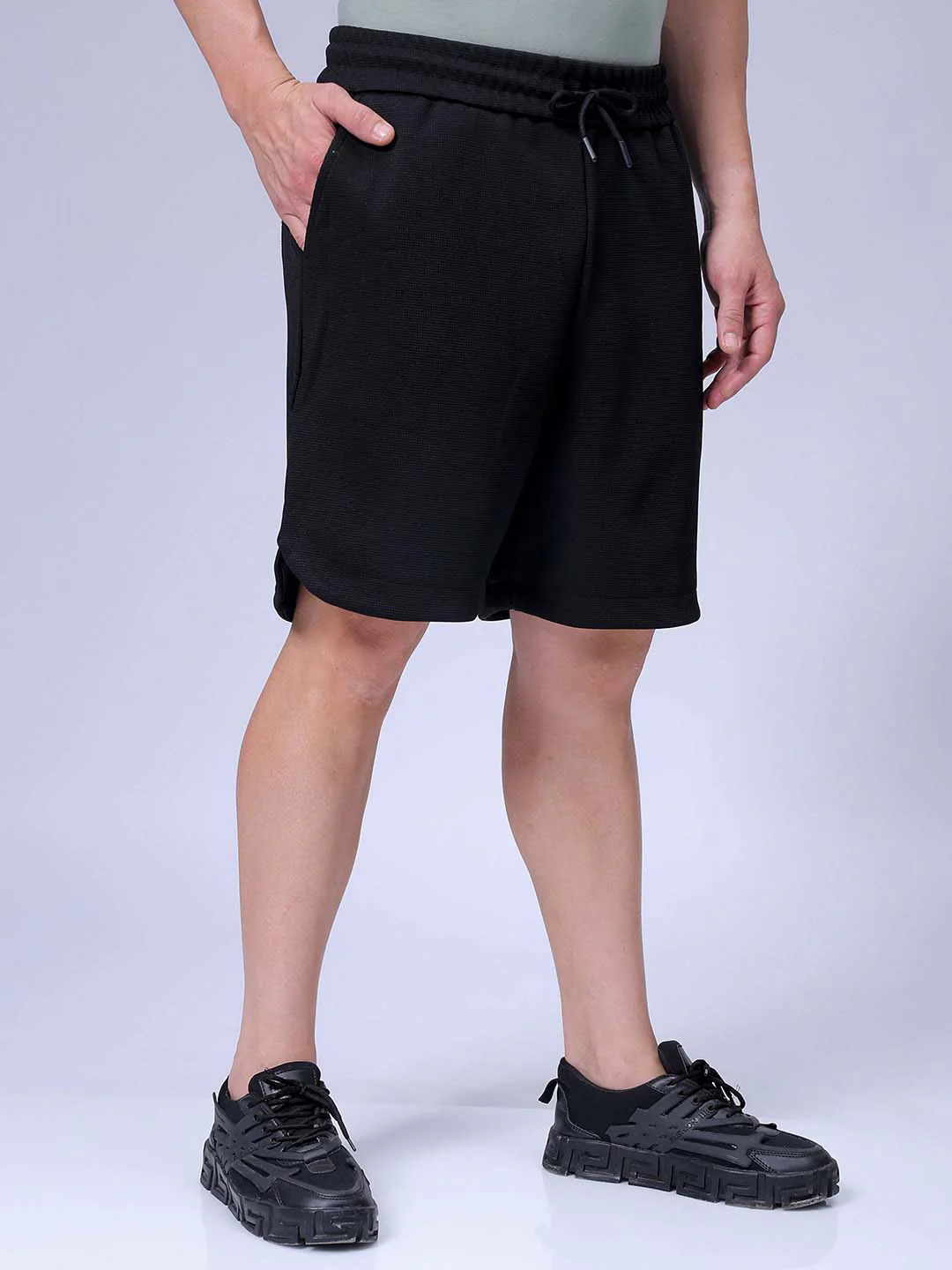 Men's Black Relaxed Fit Solid Casual Shorts - Image 3