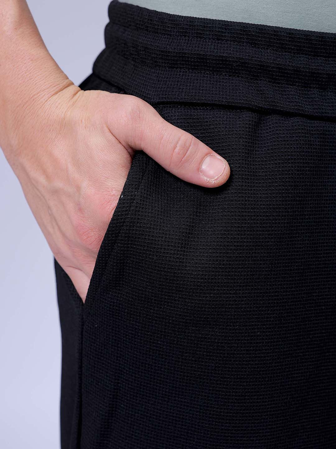 Men's Black Relaxed Fit Solid Casual Shorts - Image 7