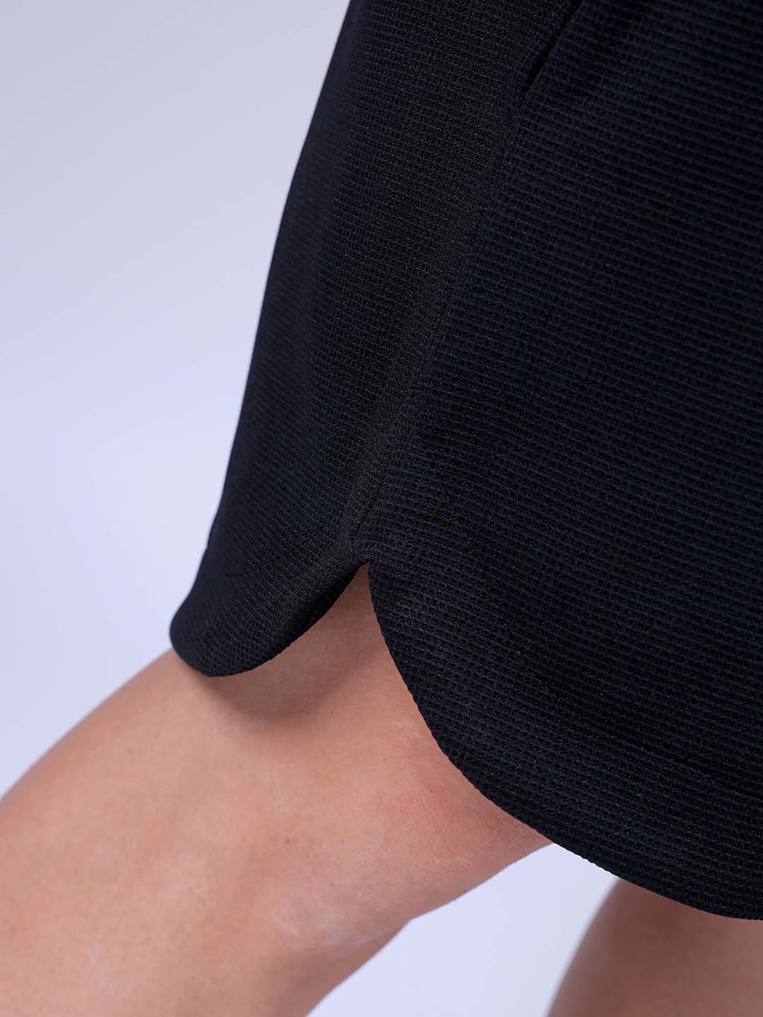 Men's Black Relaxed Fit Solid Casual Shorts - Image 8