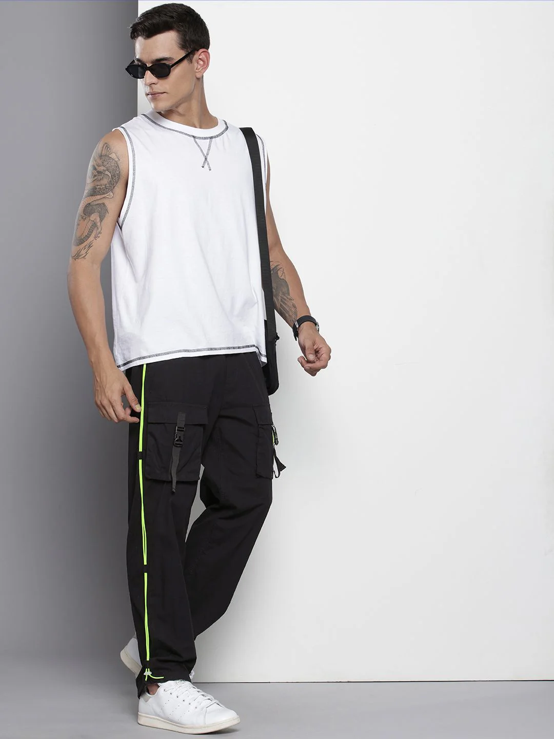 Men's Black Relaxed Fit Solid Utility Jogger - Image 3