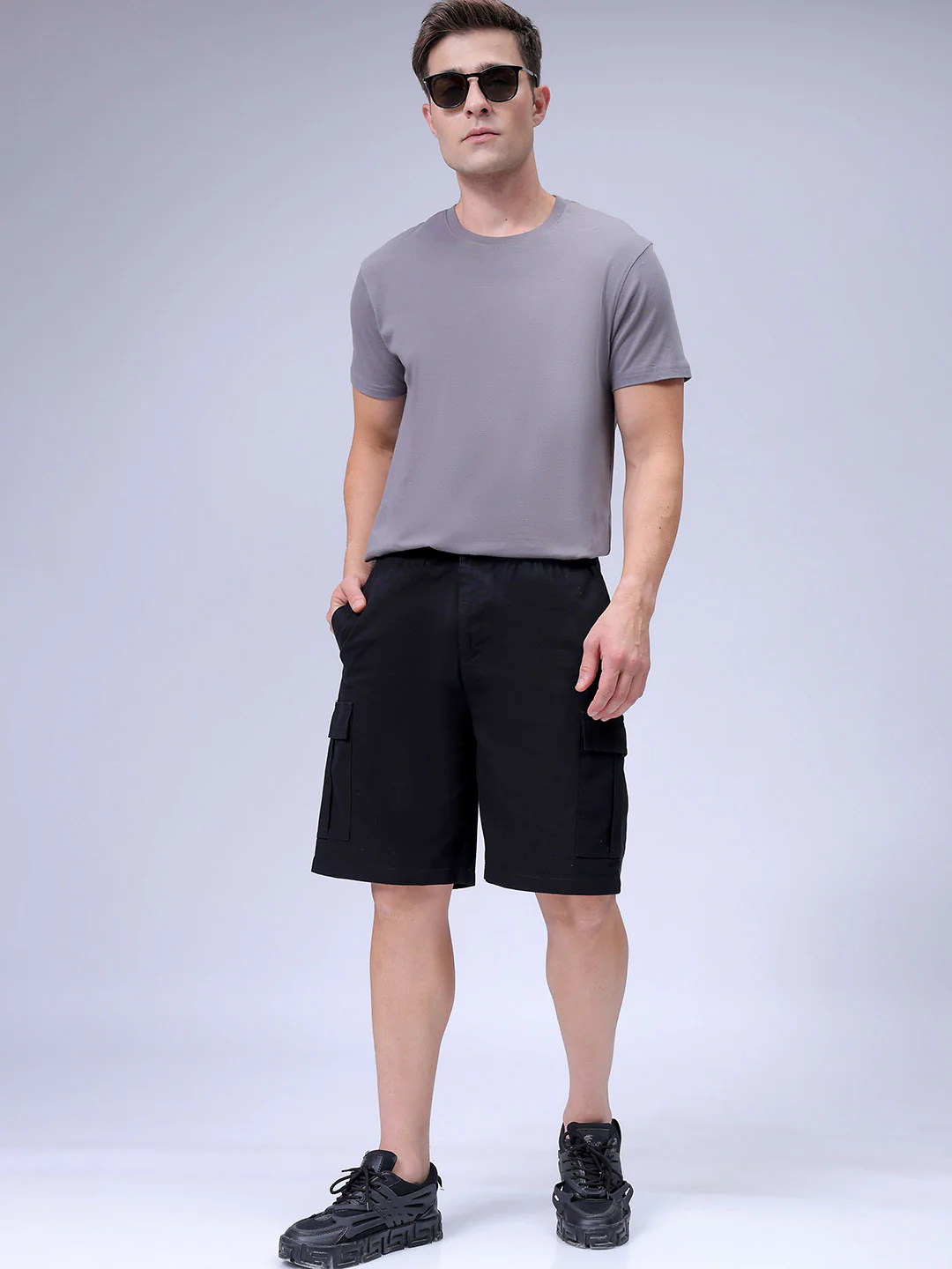 Men's Black Relaxed Fit Solid Utility Shorts - Image 2