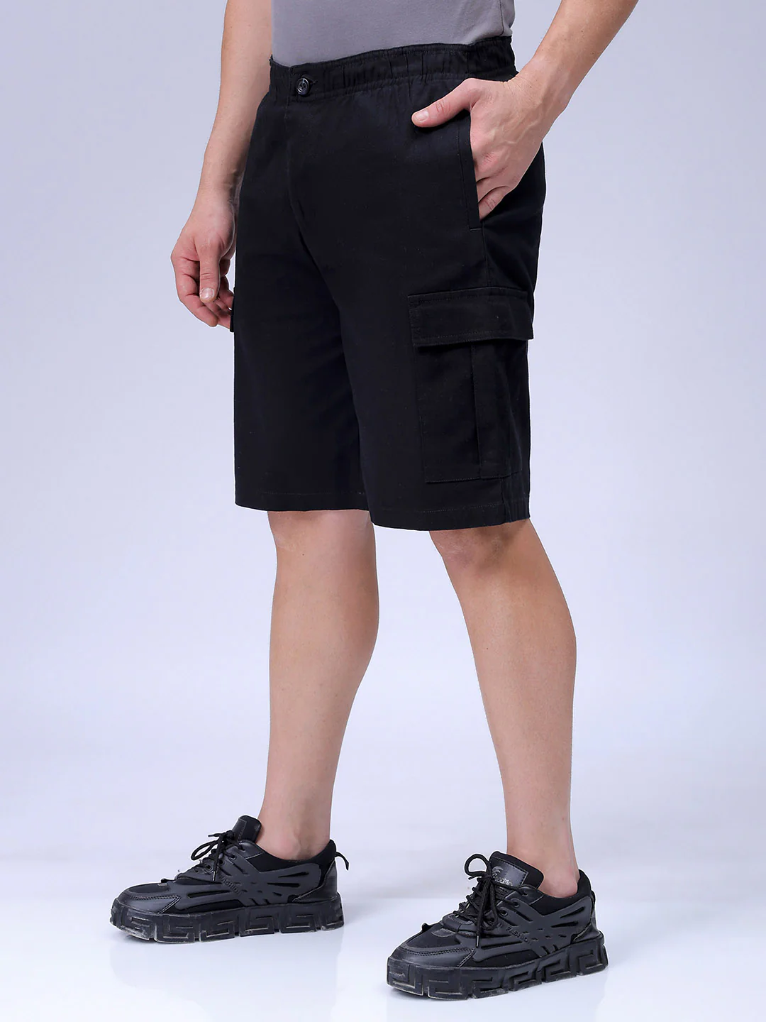 Men's Black Relaxed Fit Solid Utility Shorts - Image 3