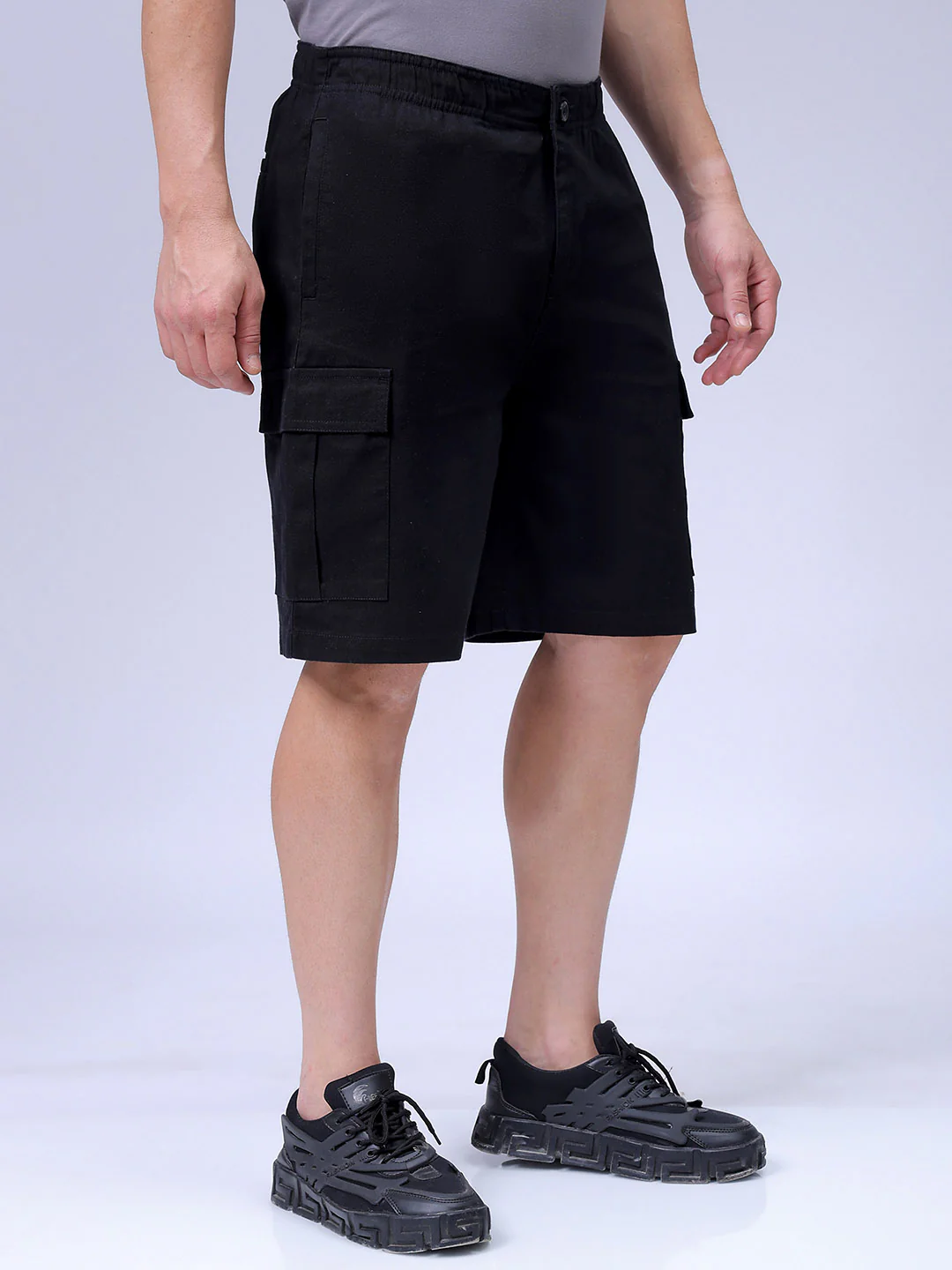 Men's Black Relaxed Fit Solid Utility Shorts - Image 4
