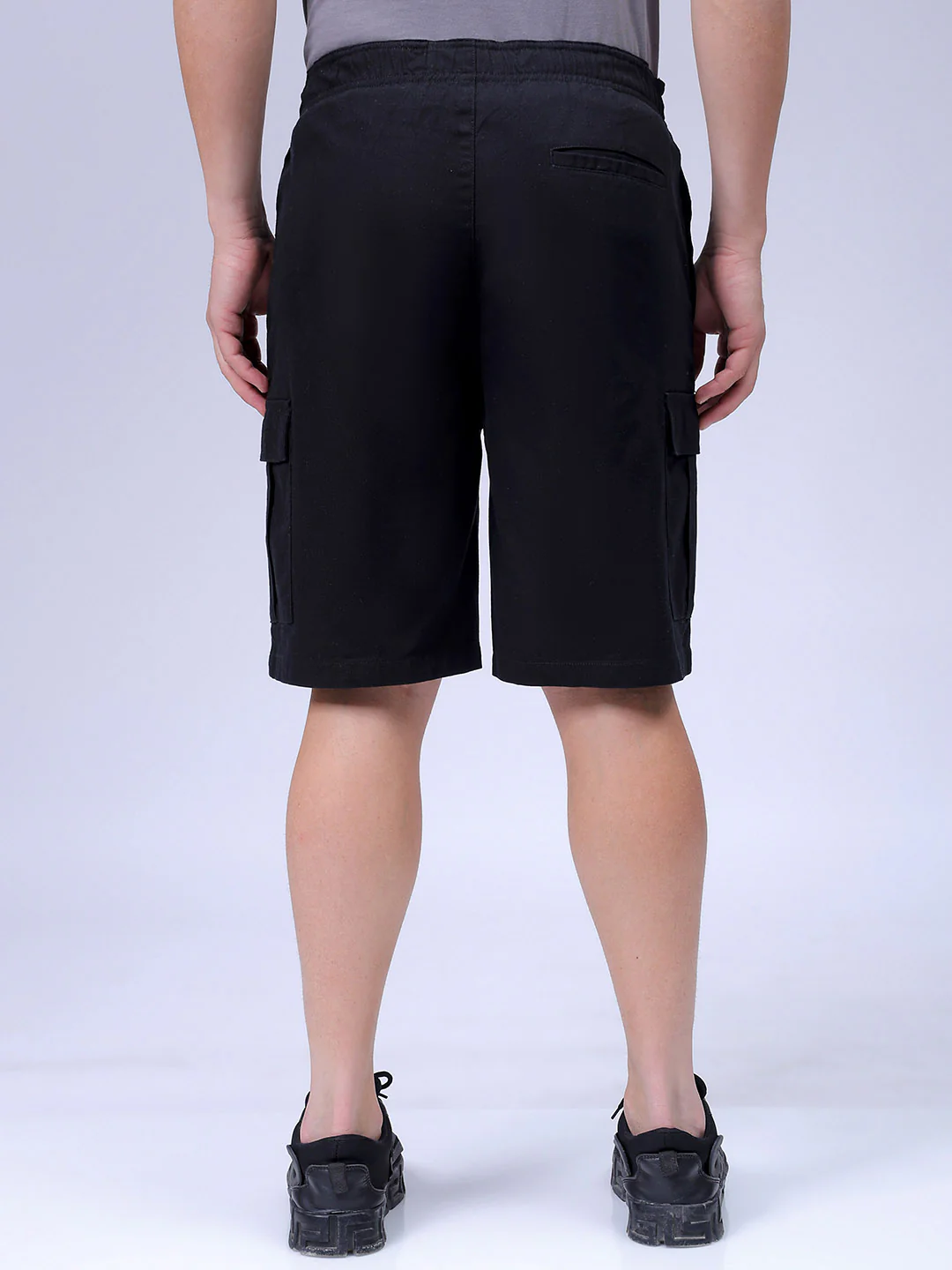 Men's Black Relaxed Fit Solid Utility Shorts - Image 5