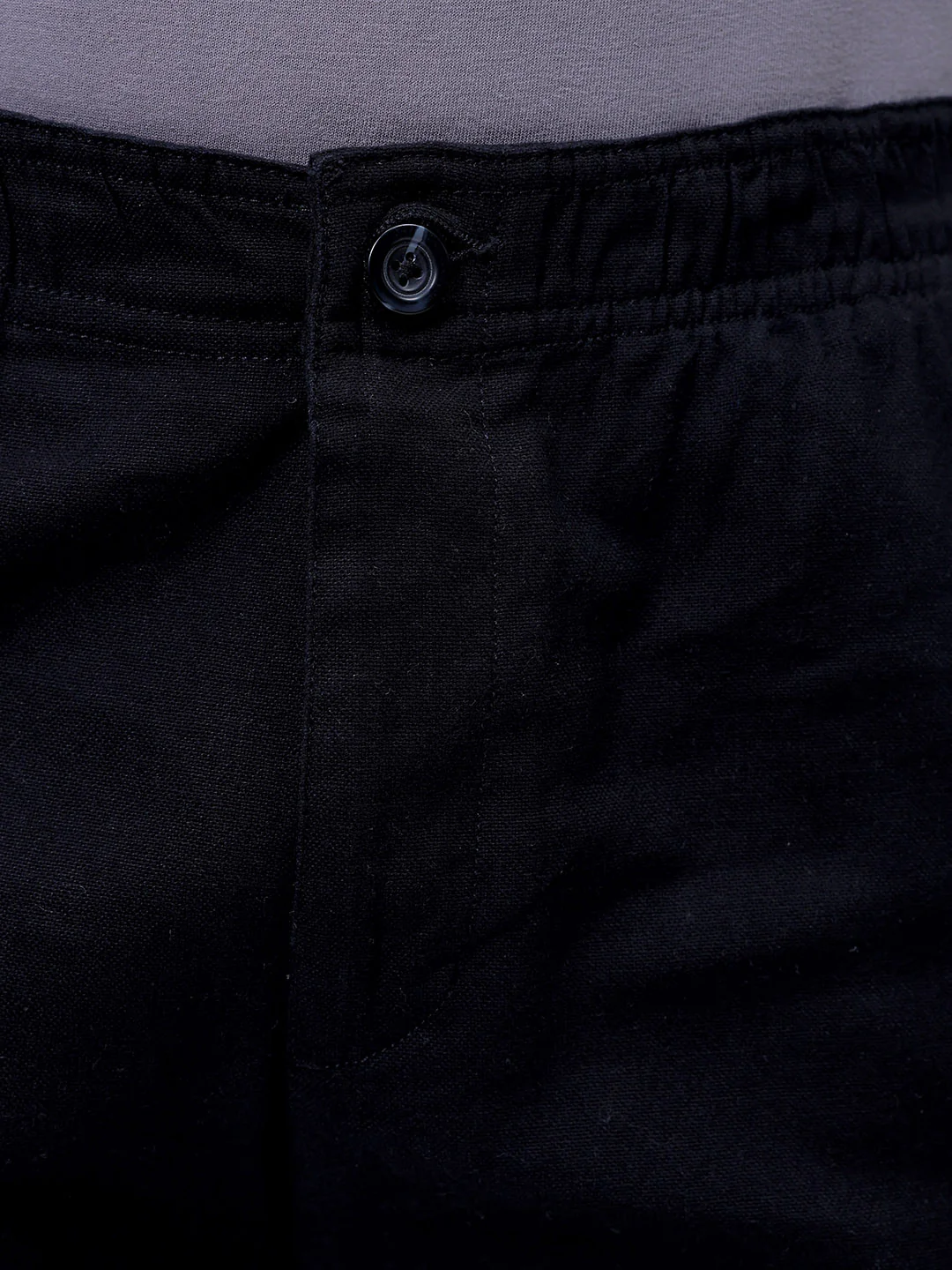 Men's Black Relaxed Fit Solid Utility Shorts - Image 6