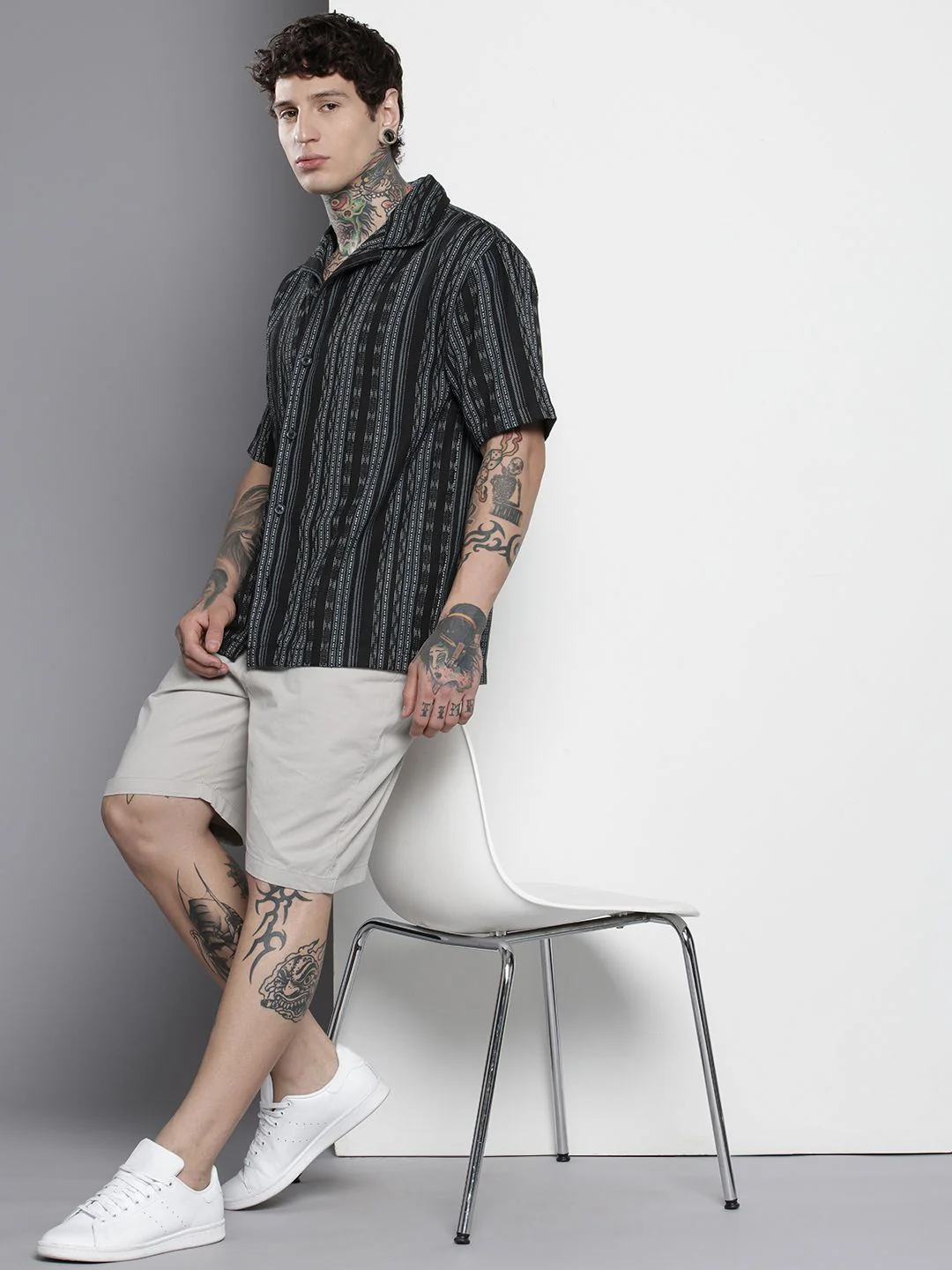 Men's Black Relaxed Fit Striped Resort Wear Shirt - Image 3