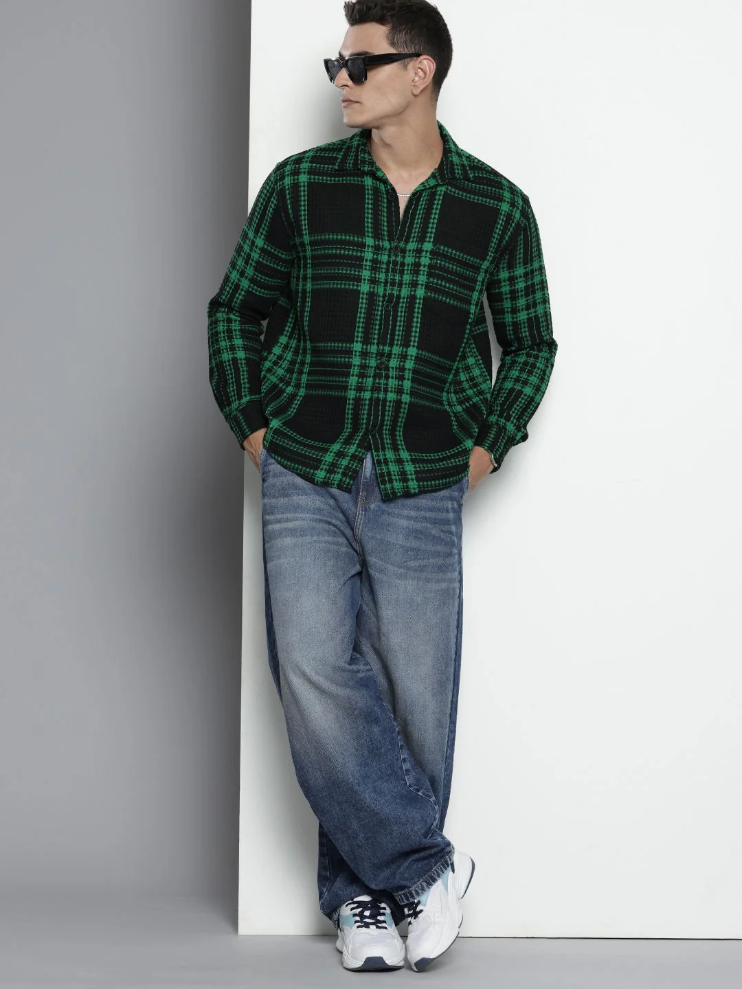 Men's Black Relaxed Fit Textured Casual Shirt - Image 4