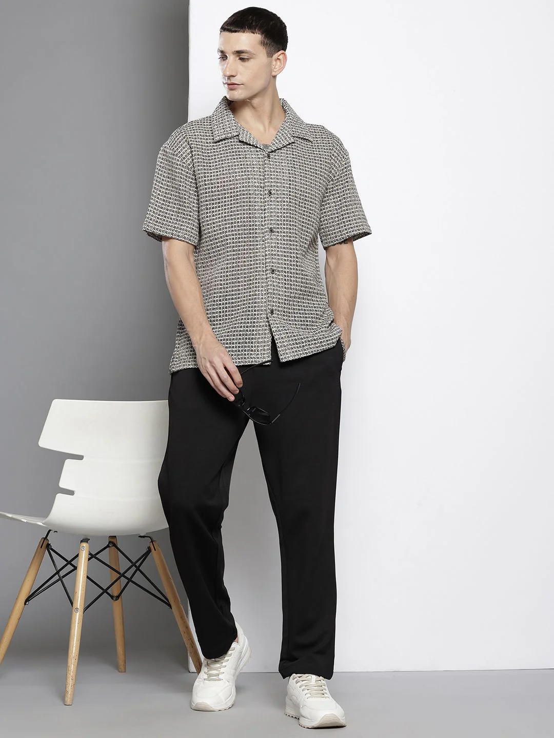 Men's Black Relaxed Fit Textured Resort Wear Shirt - Image 3
