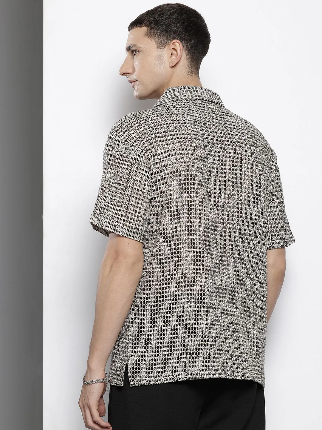 Men's Black Relaxed Fit Textured Resort Wear Shirt - Image 4