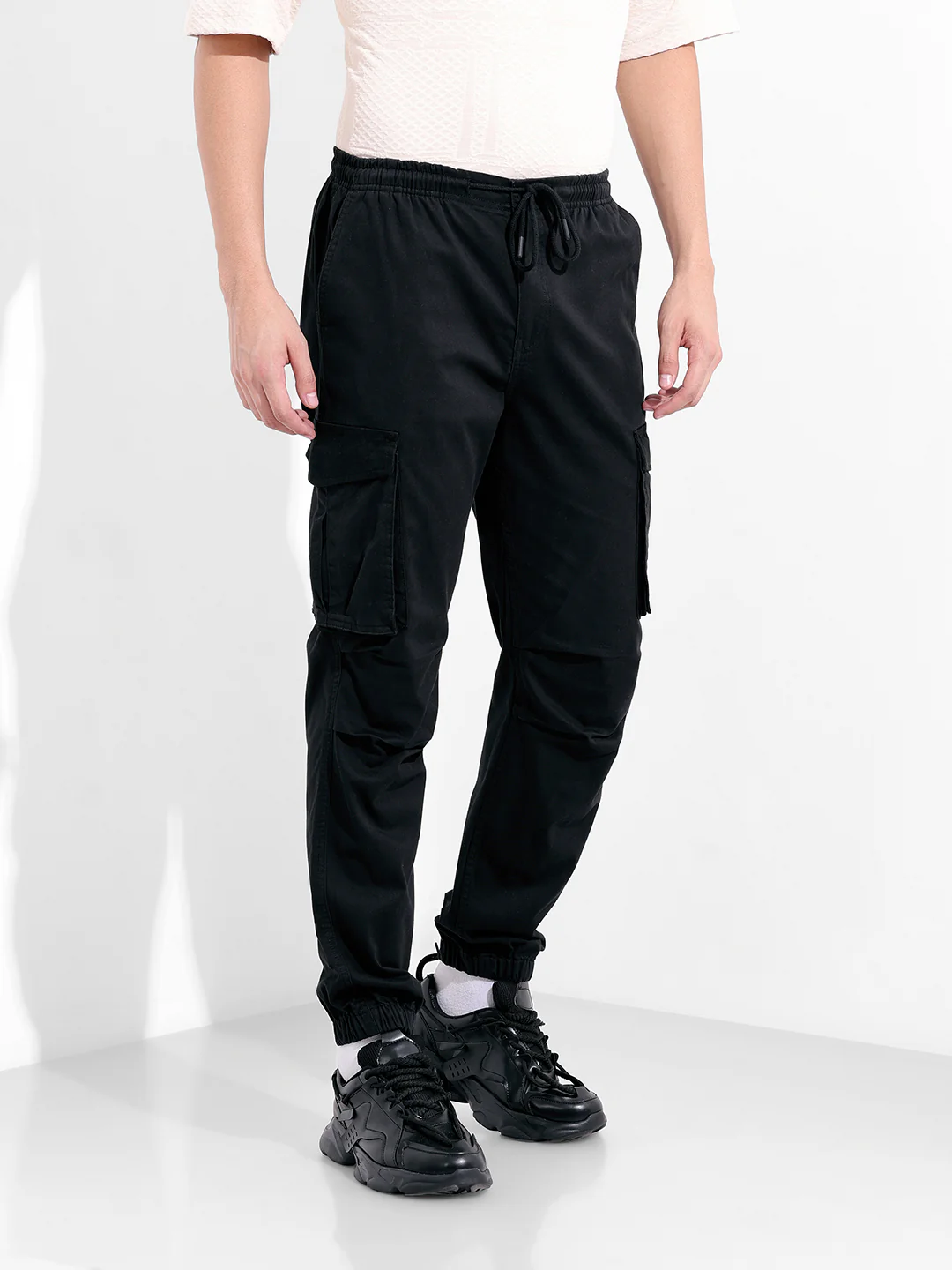 Men's Black Relaxed Fit Solid Utility Cargo - Image 3