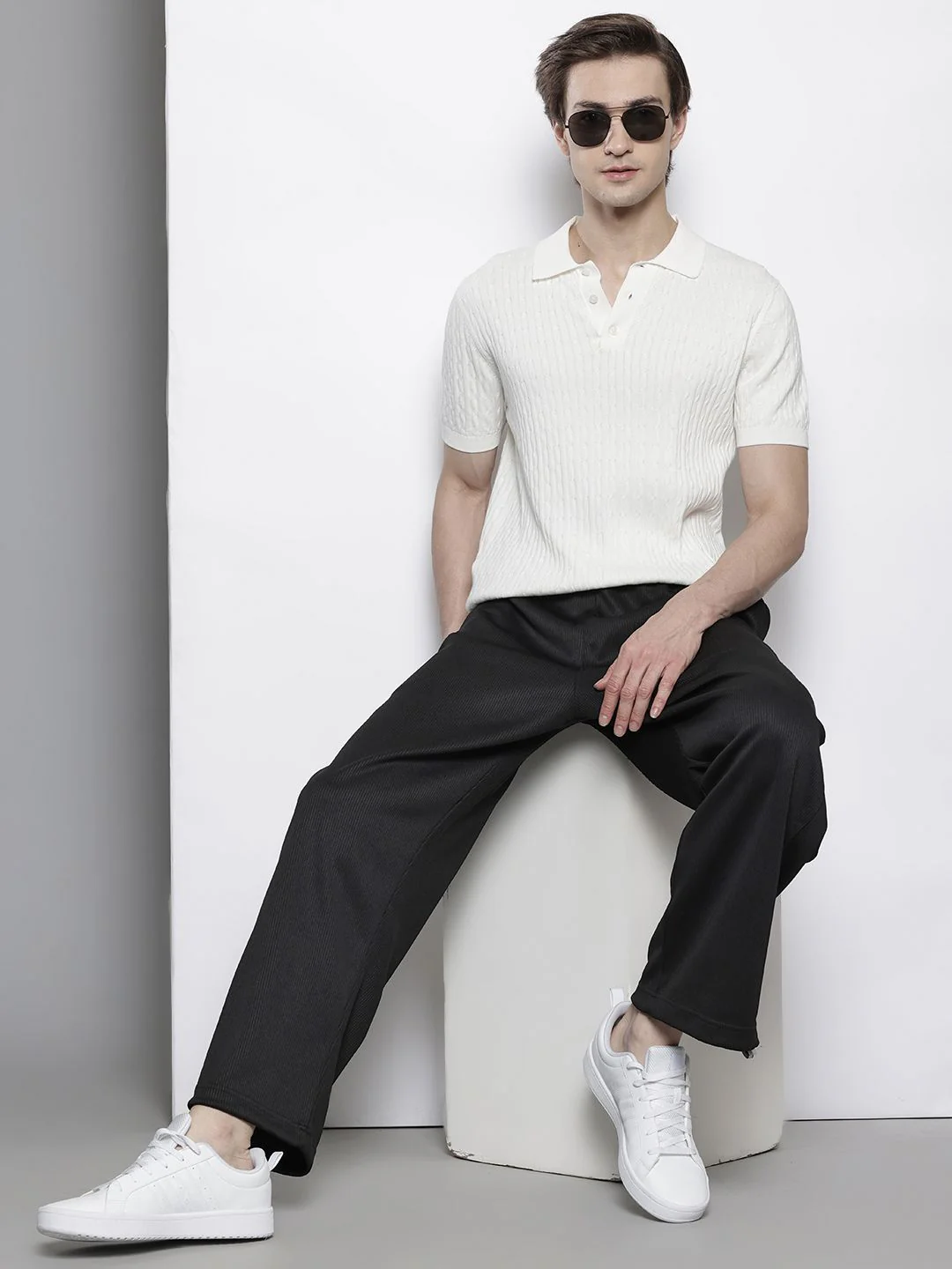 Men's Black Relaxed Fit Solid Street Wear Jogger - Image 4