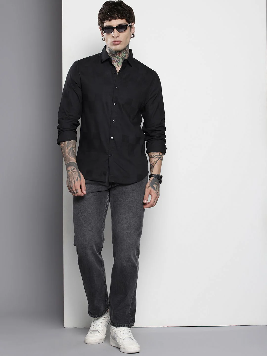 Men's Black Slim Fit Textured Party Wear Shirt - Image 2