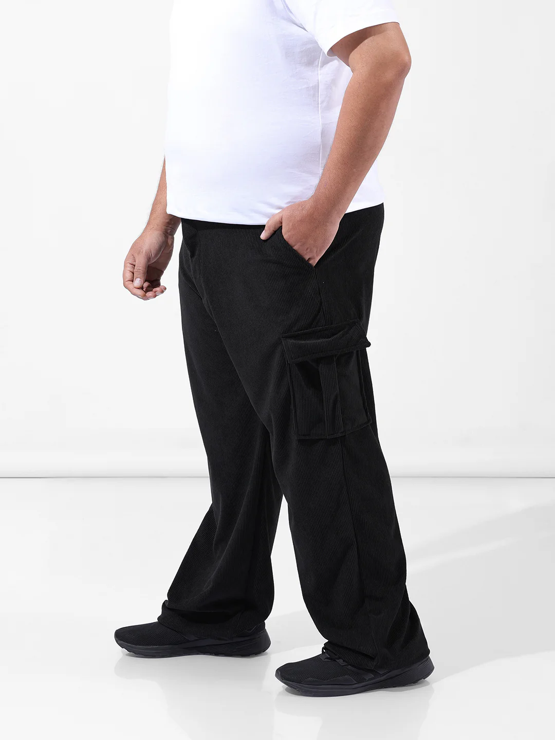 Men's Black Loose Cargo Utility Joggers - Image 2