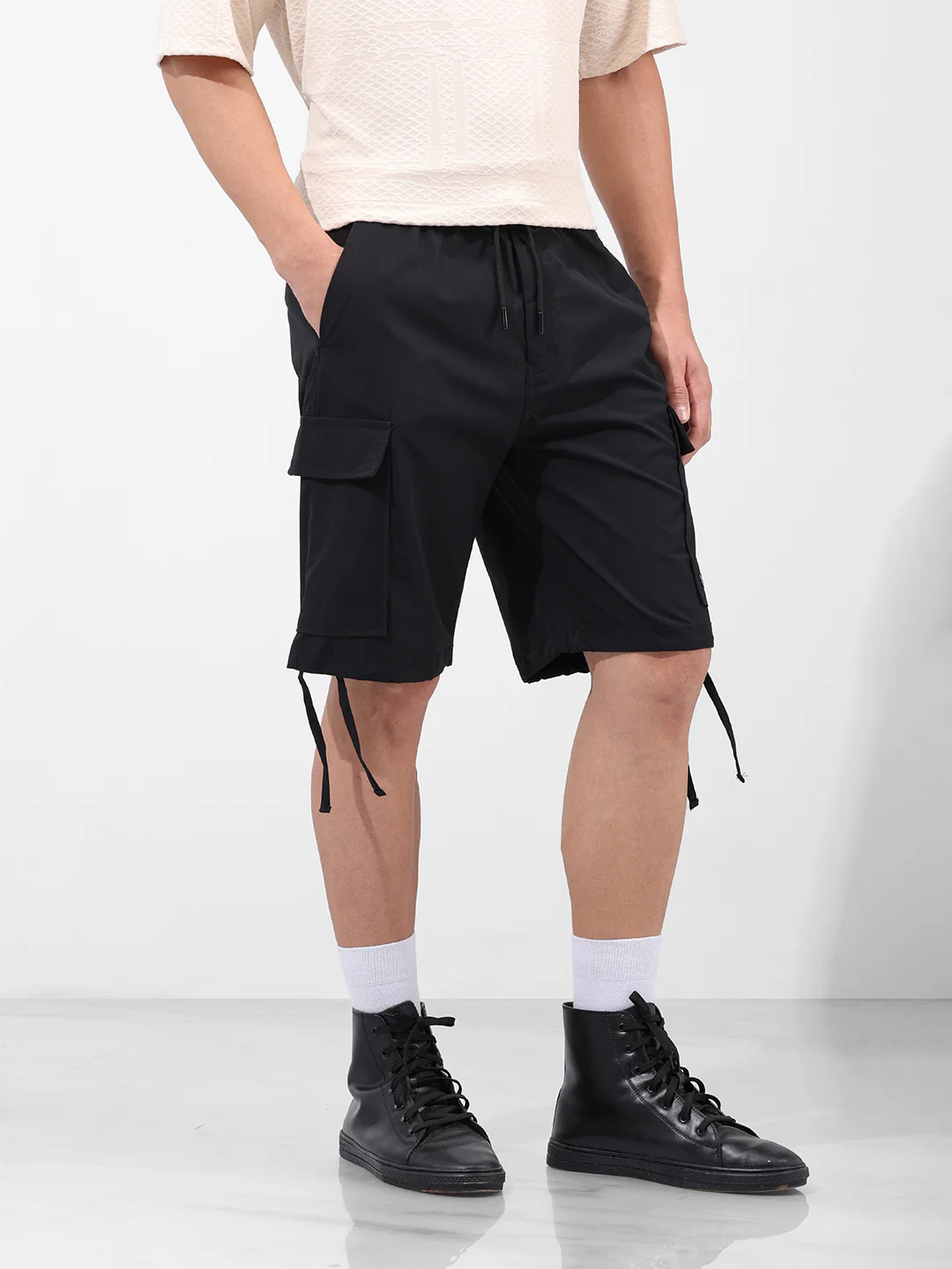 Men's Black Relaxed Fit Textured Utility Shorts - Image 2