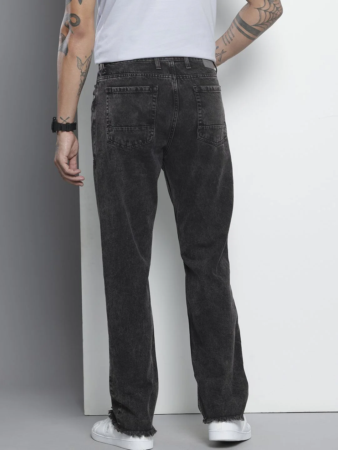 Men's Black Regular Fit Solid Casual Jeans - Image 4