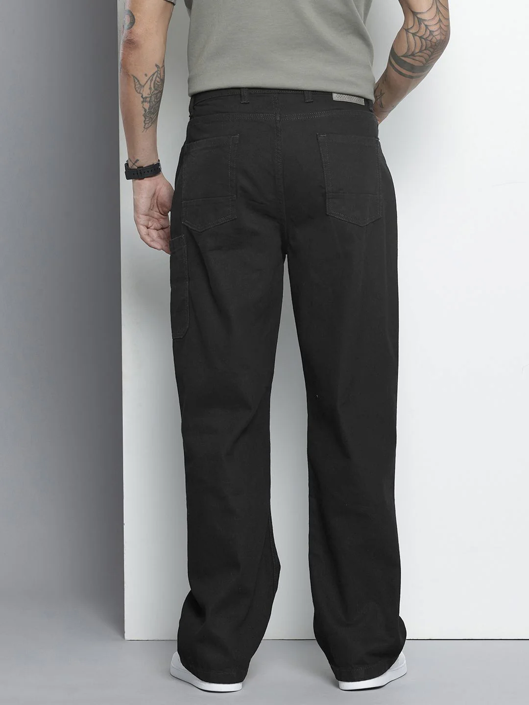 Men's Black Wide Leg Fit Solid Utility Jeans - Image 3
