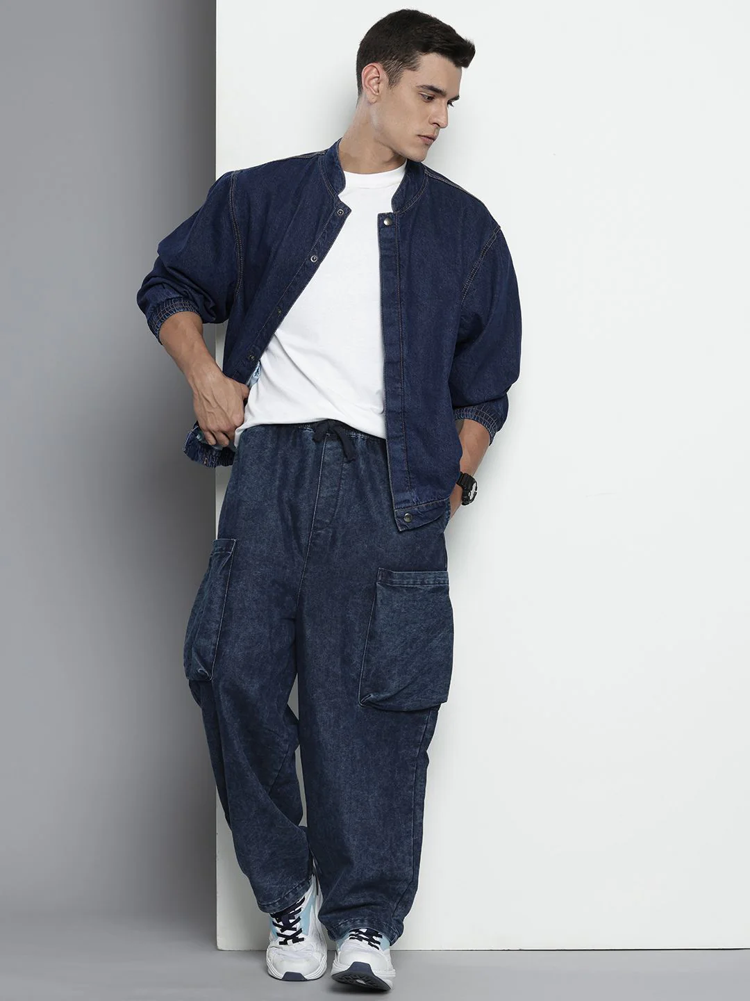 Men's Dark Blue Relaxed Fit Solid Utility Jeans - Image 3