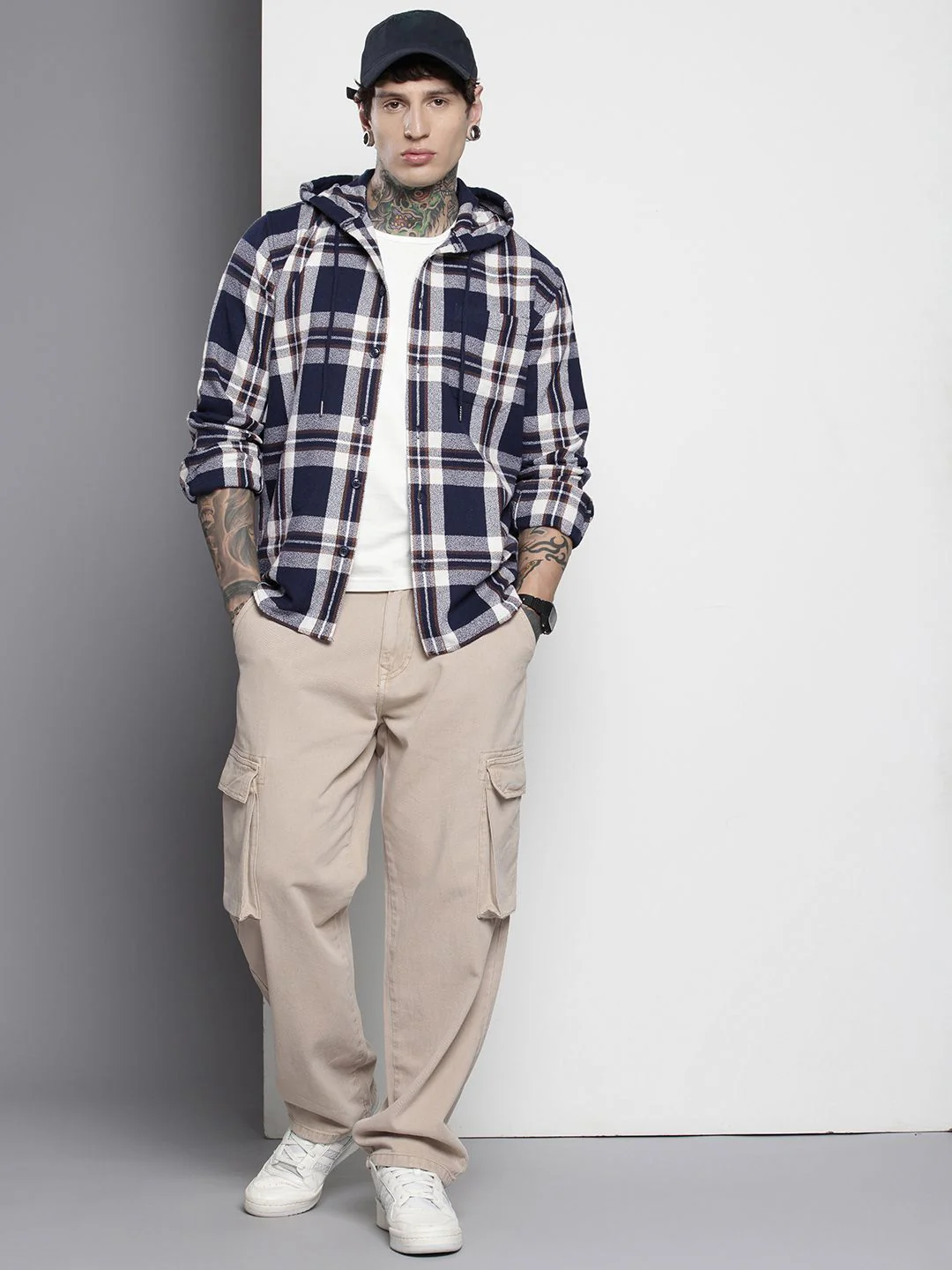 Men's Navy Blue Regular Fit Checkered Casual Shirt - Image 2