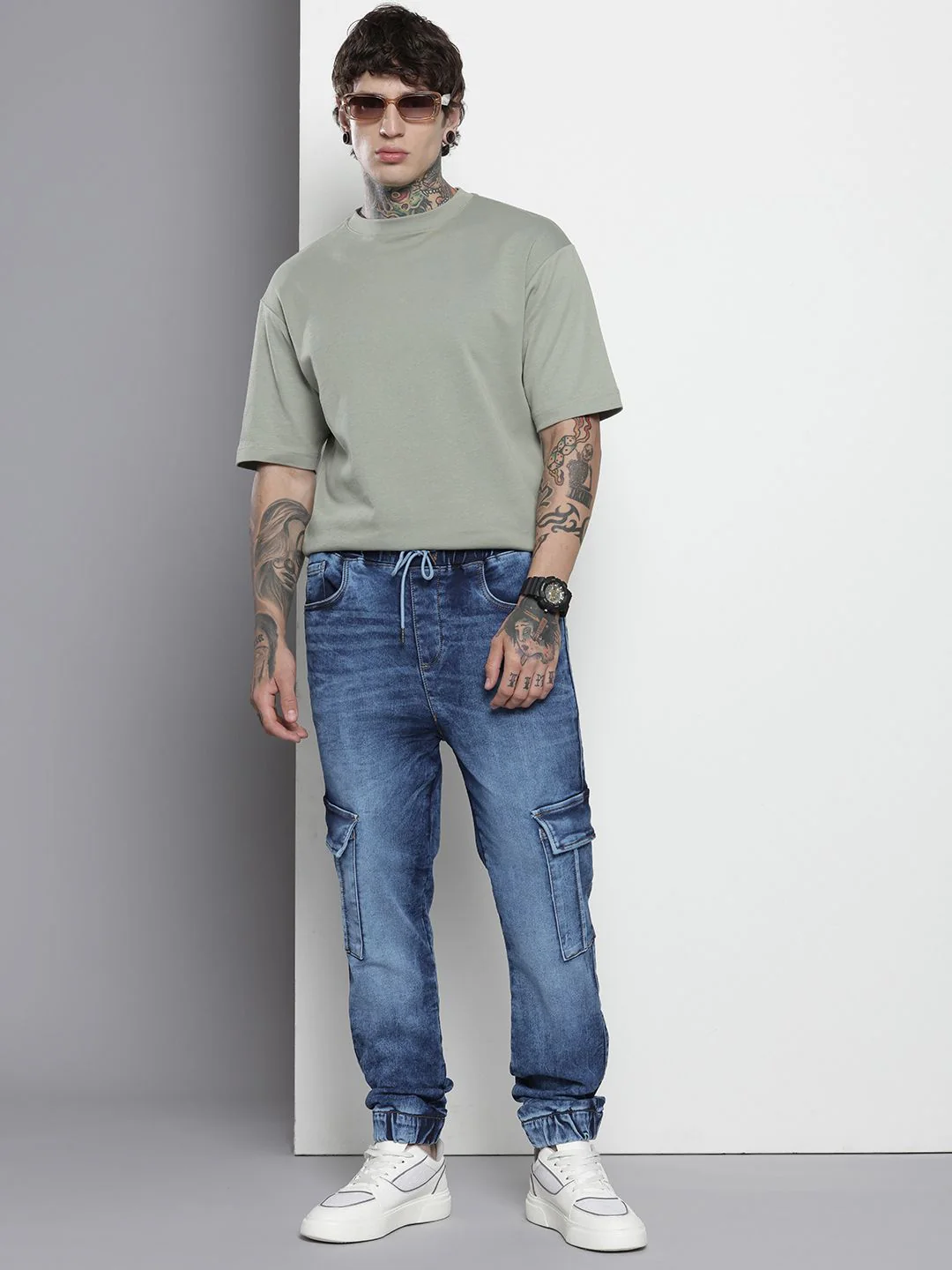 Men's Blue Regular Fit Solid Utility Jeans - Image 4