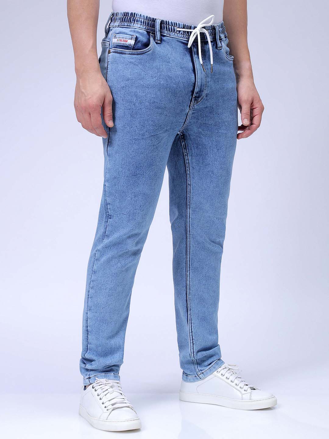Men's Light Blue Regular Fit Solid Casual Jeans - Image 4