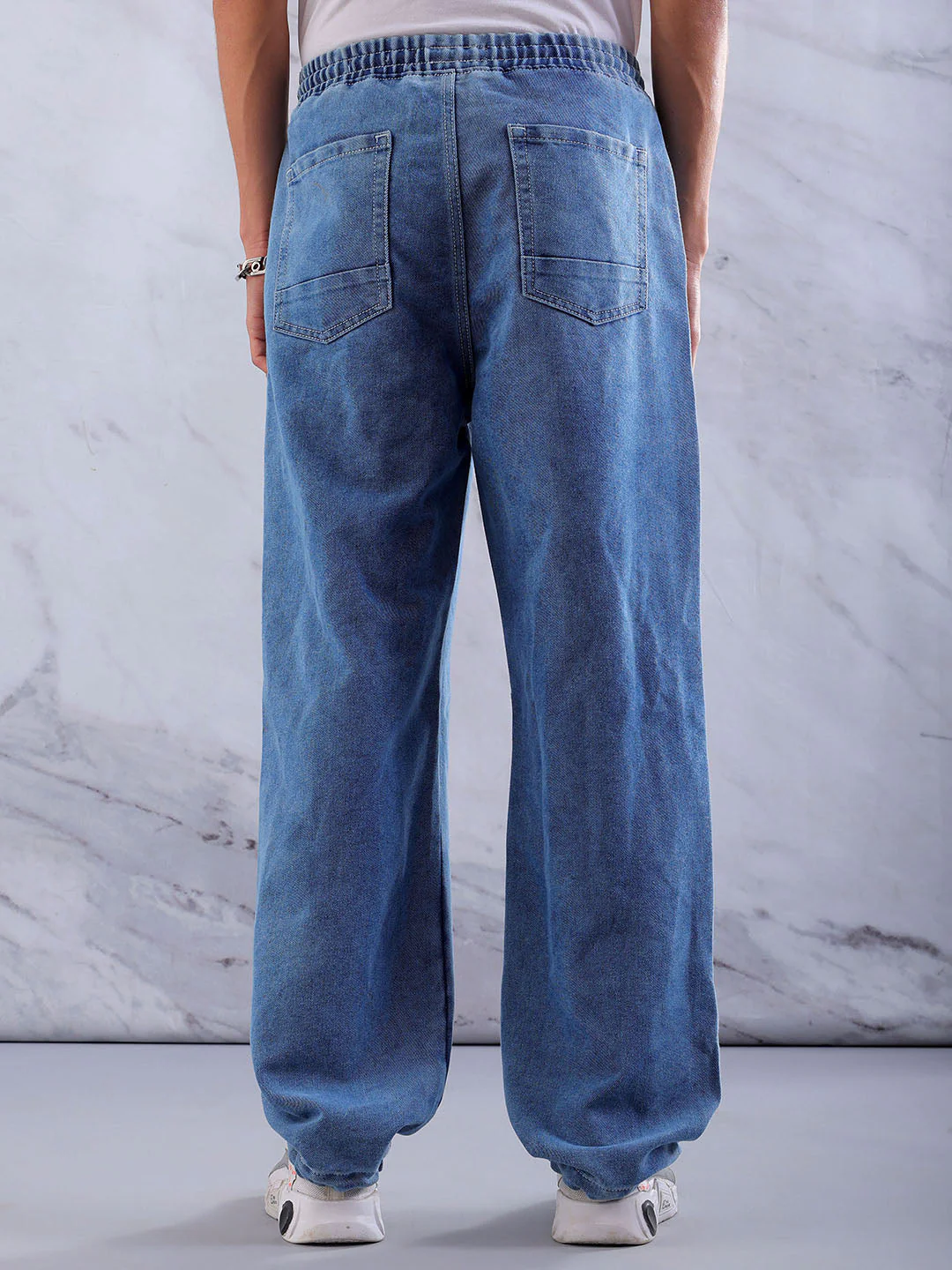 Men's Light Blue Relaxed Fit Solid Utility Jeans - Image 4
