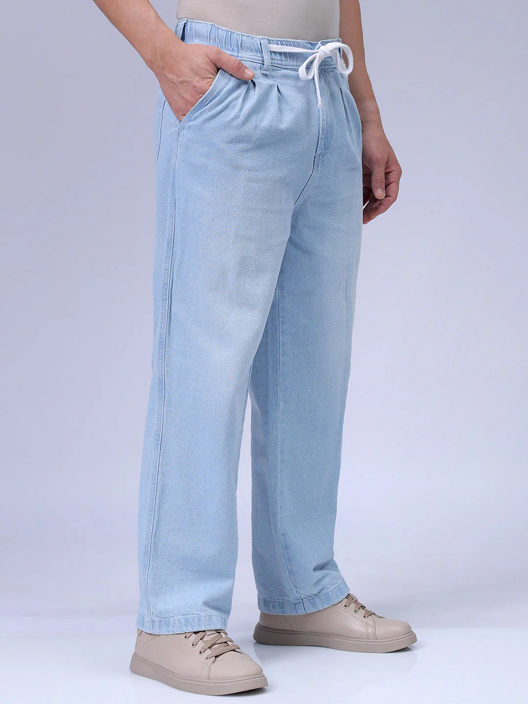 Men's Light Blue Relaxed Fit Solid Utility Jeans - Image 4